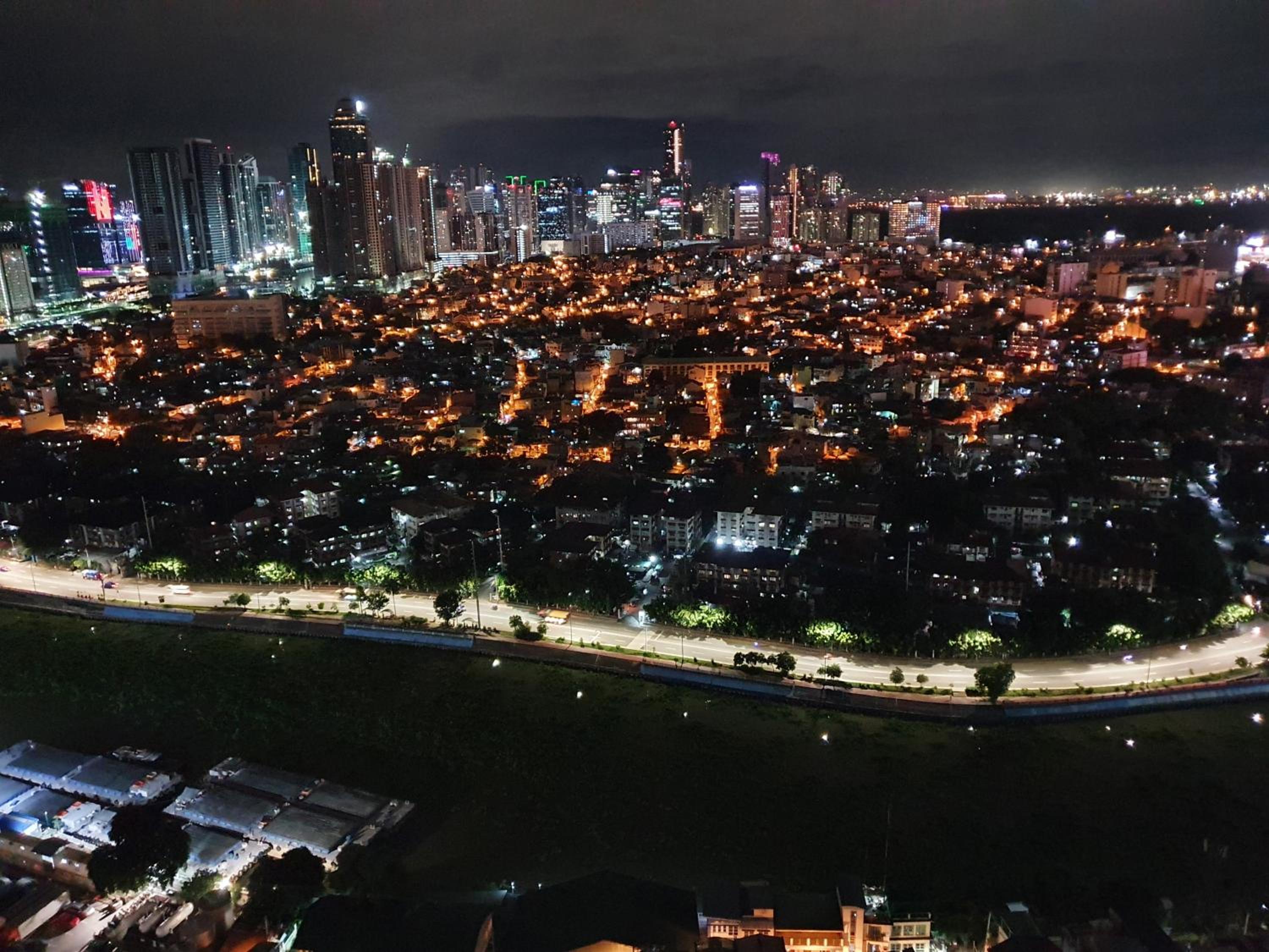 RGB Apartment - Pioneer, Mandaluyong! view 3