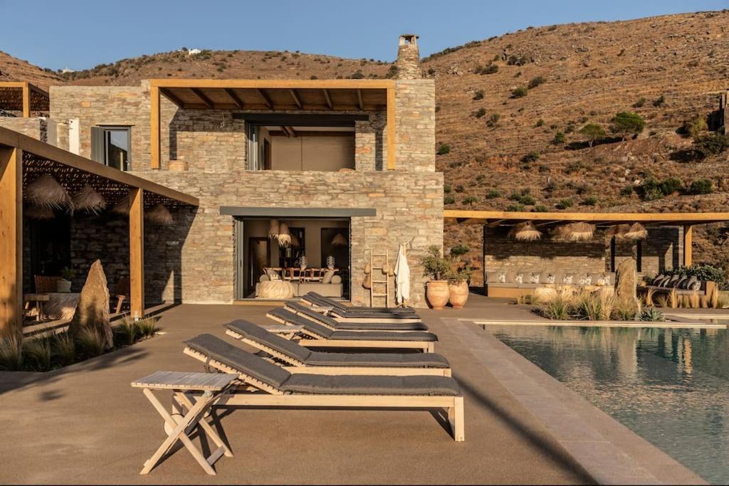 Villa Naos