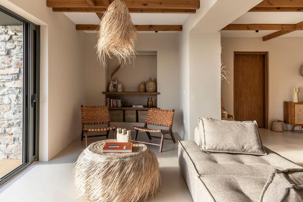 Villa Naos