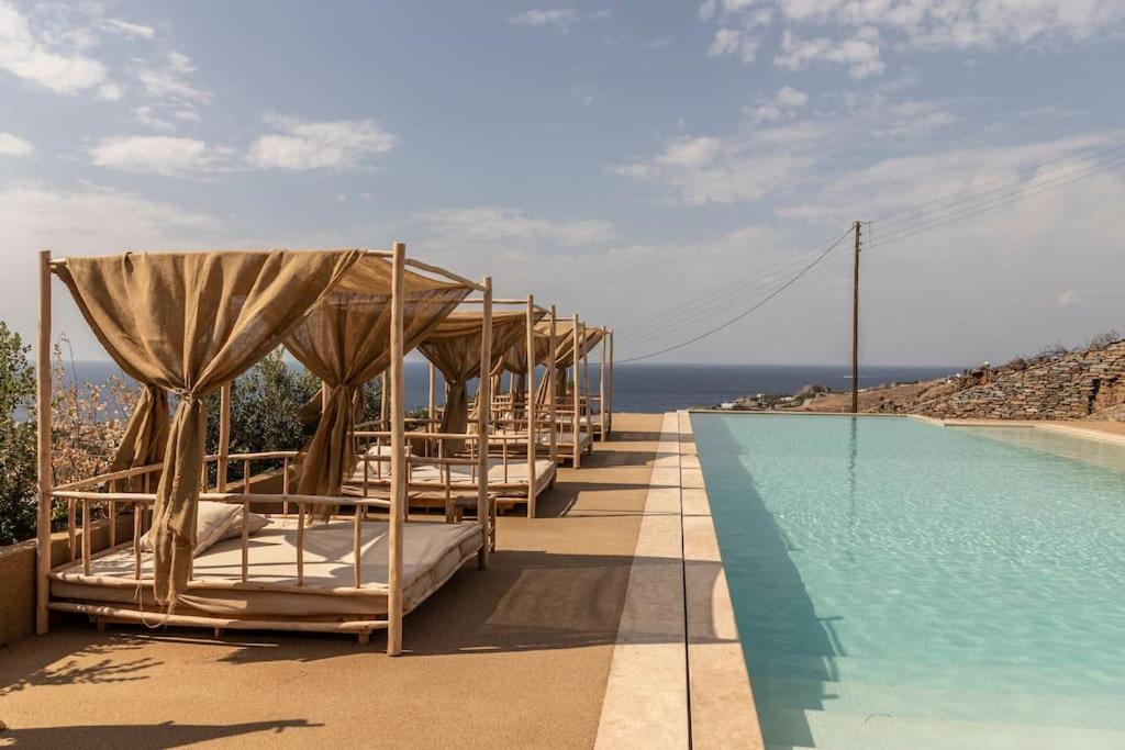 Villa Naos