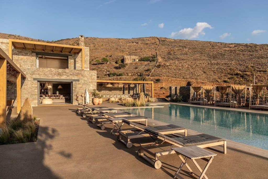 Villa Naos