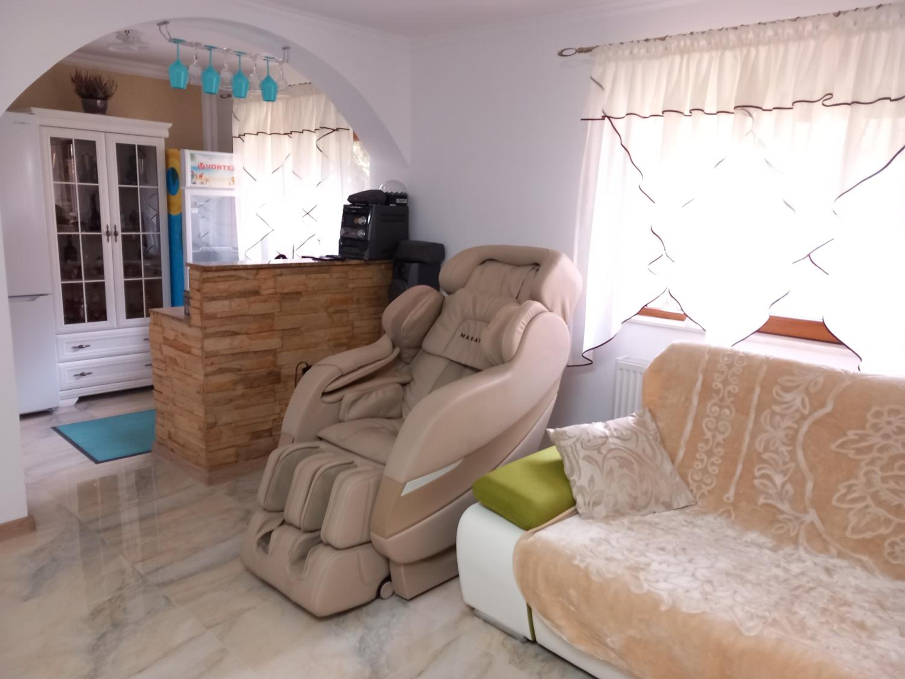 LA Bunelu view 5