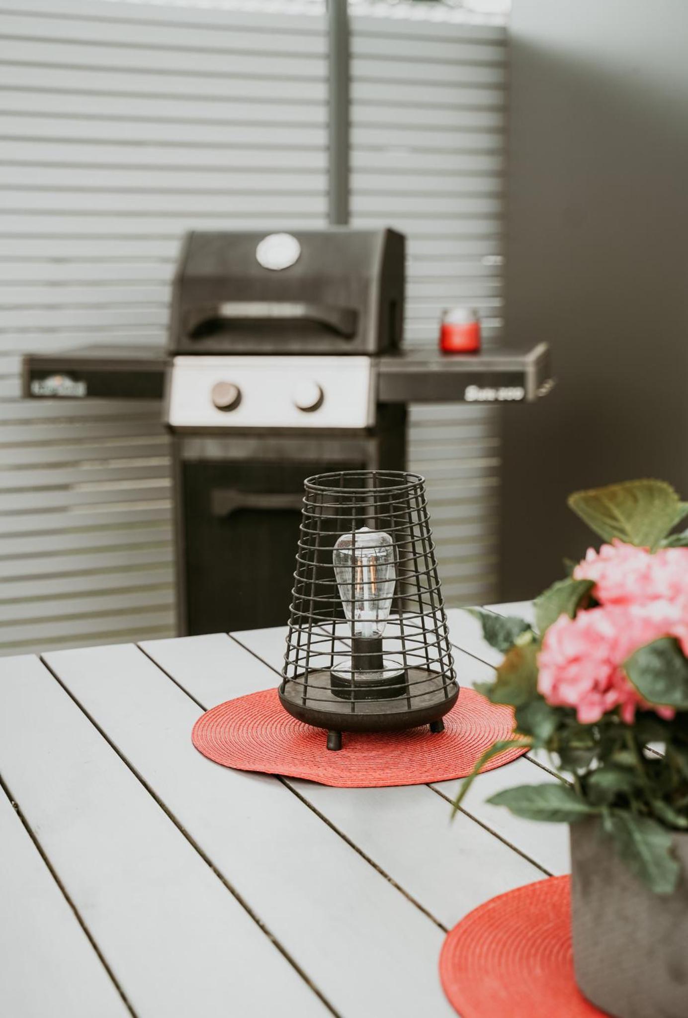 Ferienhaus Ufergeheimnis am Gülser Moselbogen I 2 SZ I 5 Gäste I Badebucht I Grill I Garten