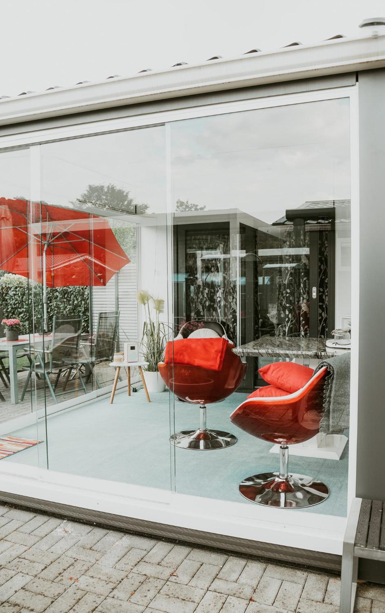 Ferienhaus Ufergeheimnis am Gülser Moselbogen I 2 SZ I 5 Gäste I Badebucht I Grill I Garten