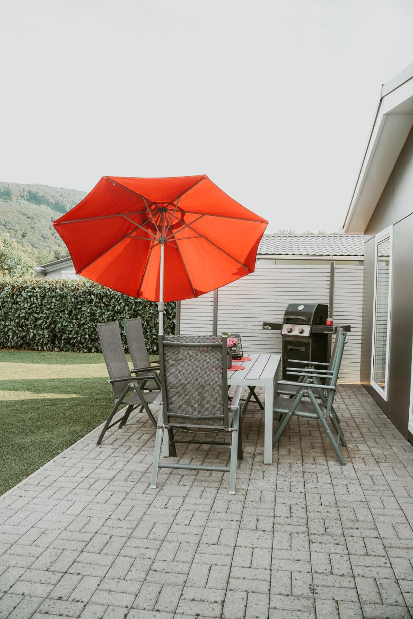 Ferienhaus Ufergeheimnis am Gülser Moselbogen I 2 SZ I 5 Gäste I Badebucht I Grill I Garten
