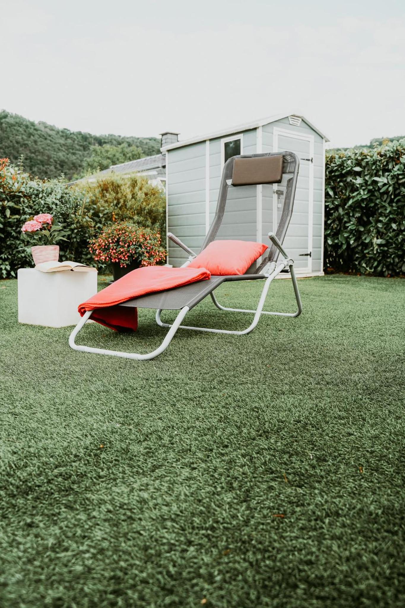 Ferienhaus Ufergeheimnis am Gülser Moselbogen I 2 SZ I 5 Gäste I Badebucht I Grill I Garten