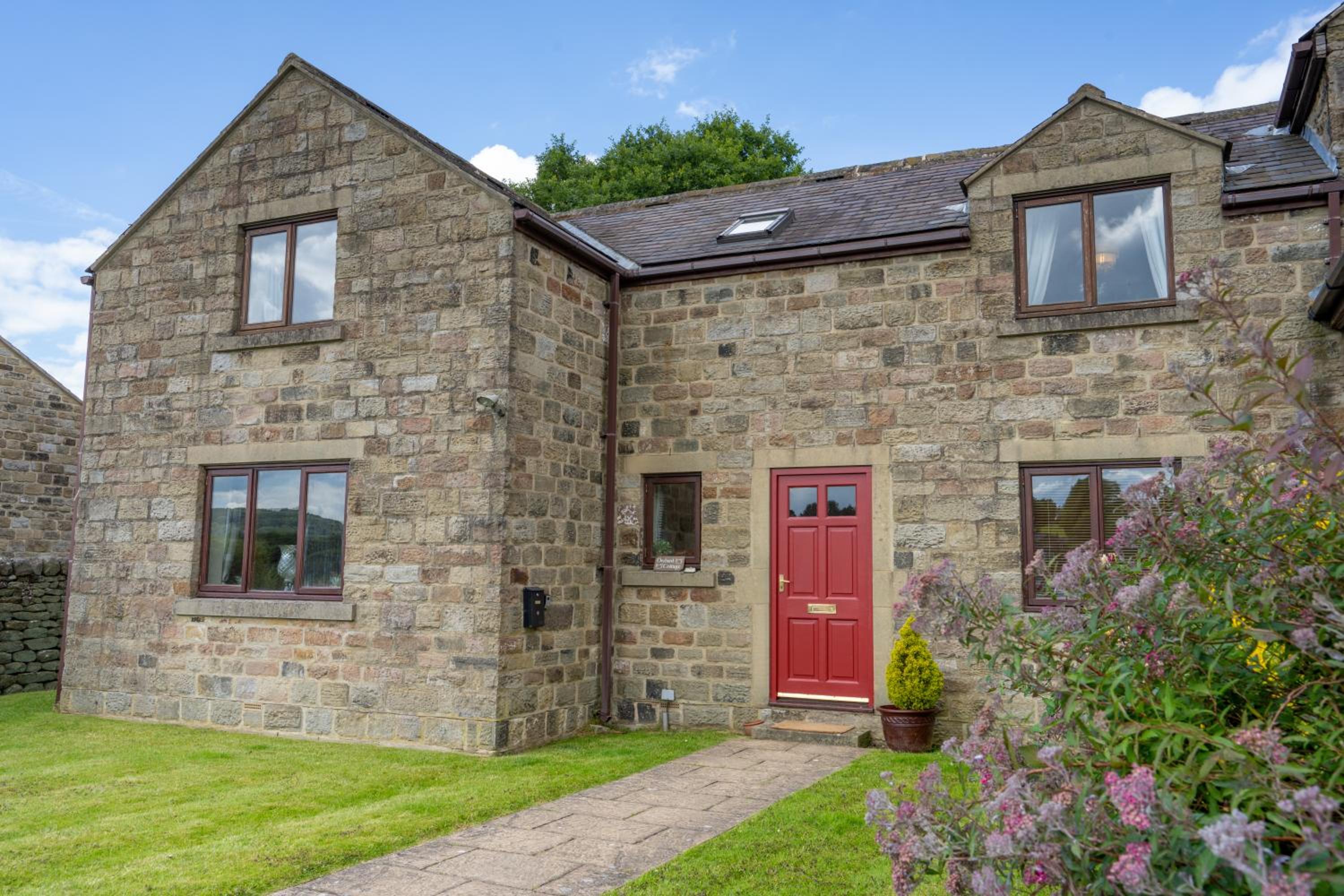 Orchard Cottage 5 bedrooms view 3