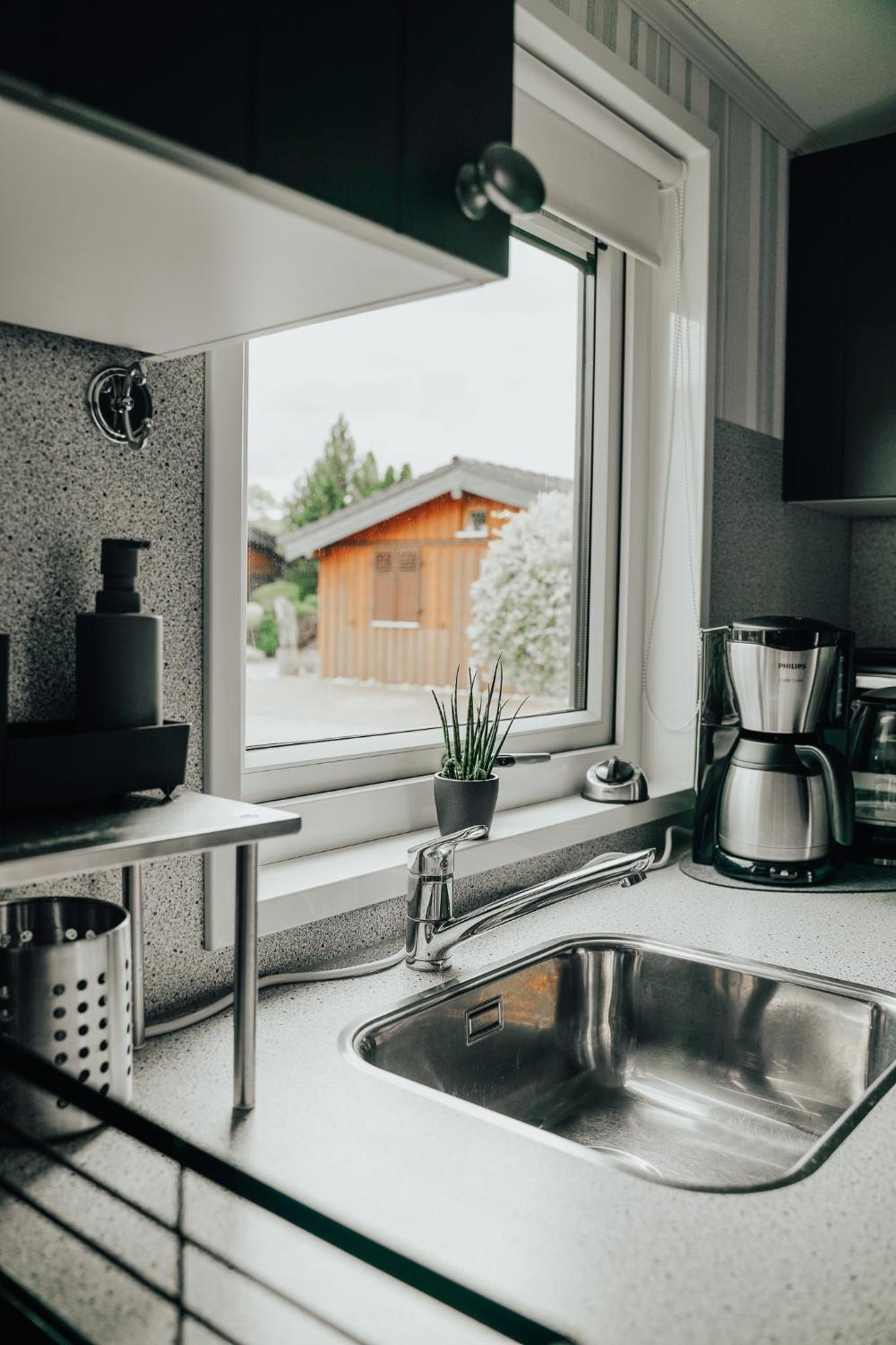 Ferienhaus Ufergeheimnis am Gülser Moselbogen I 2 SZ I 5 Gäste I Badebucht I Grill I Garten