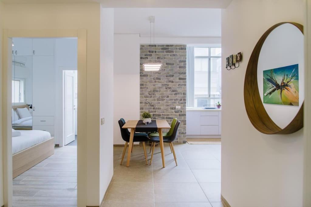 Amazing Apartment 2 BR & 2 Bathrooms ! view 2