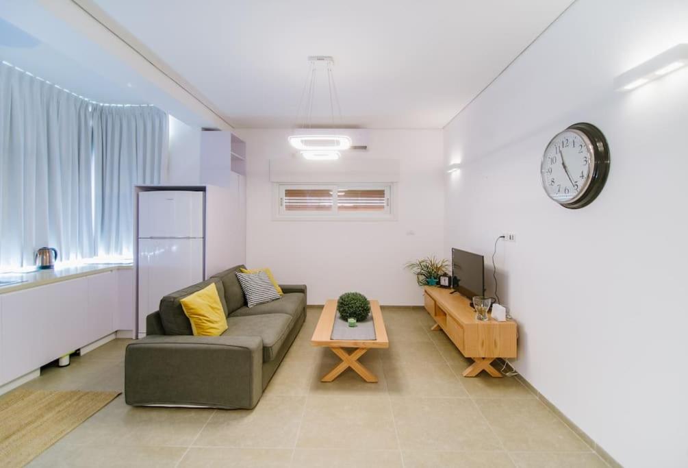 Amazing Apartment 2 BR & 2 Bathrooms ! view 5