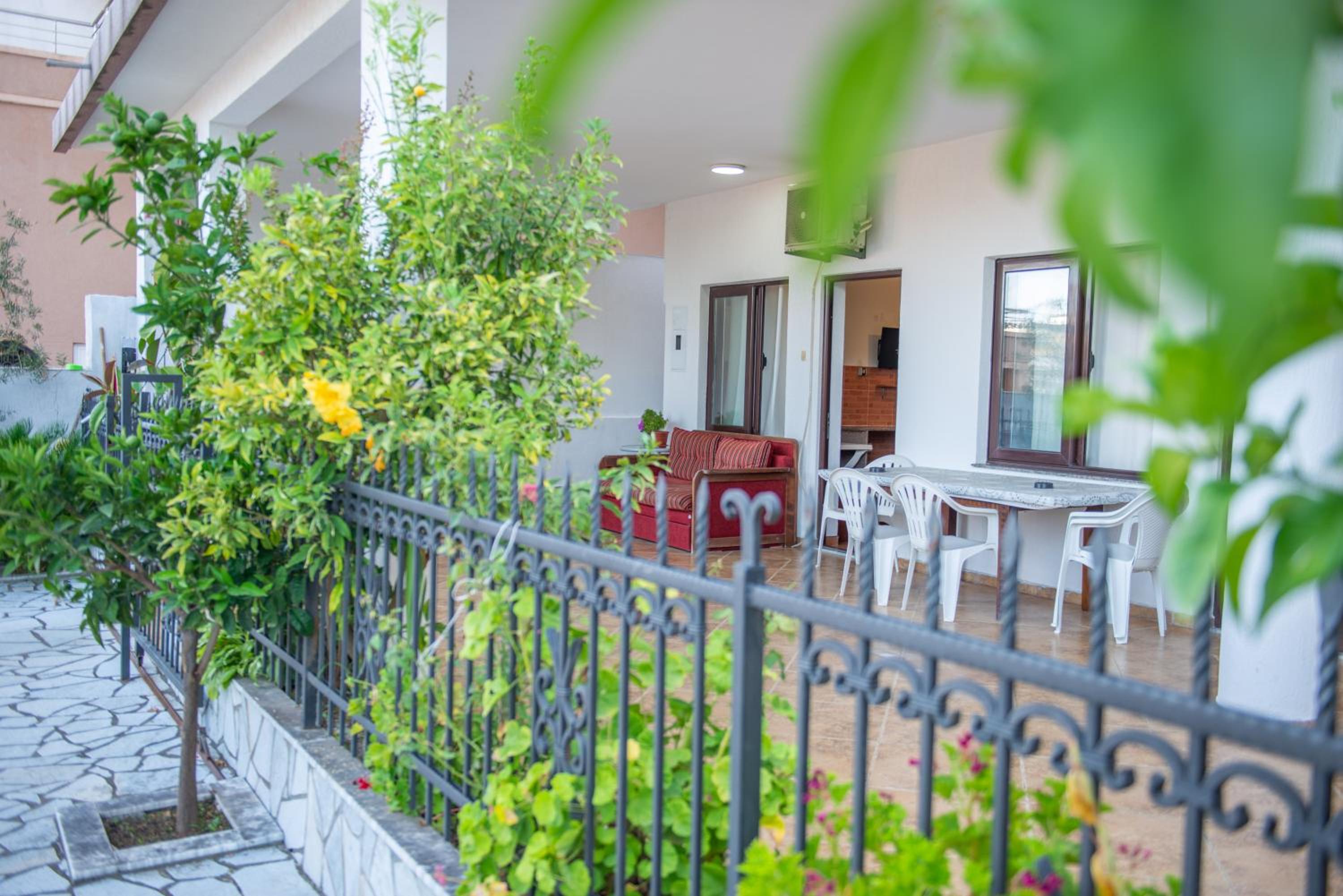 Ami Apartments