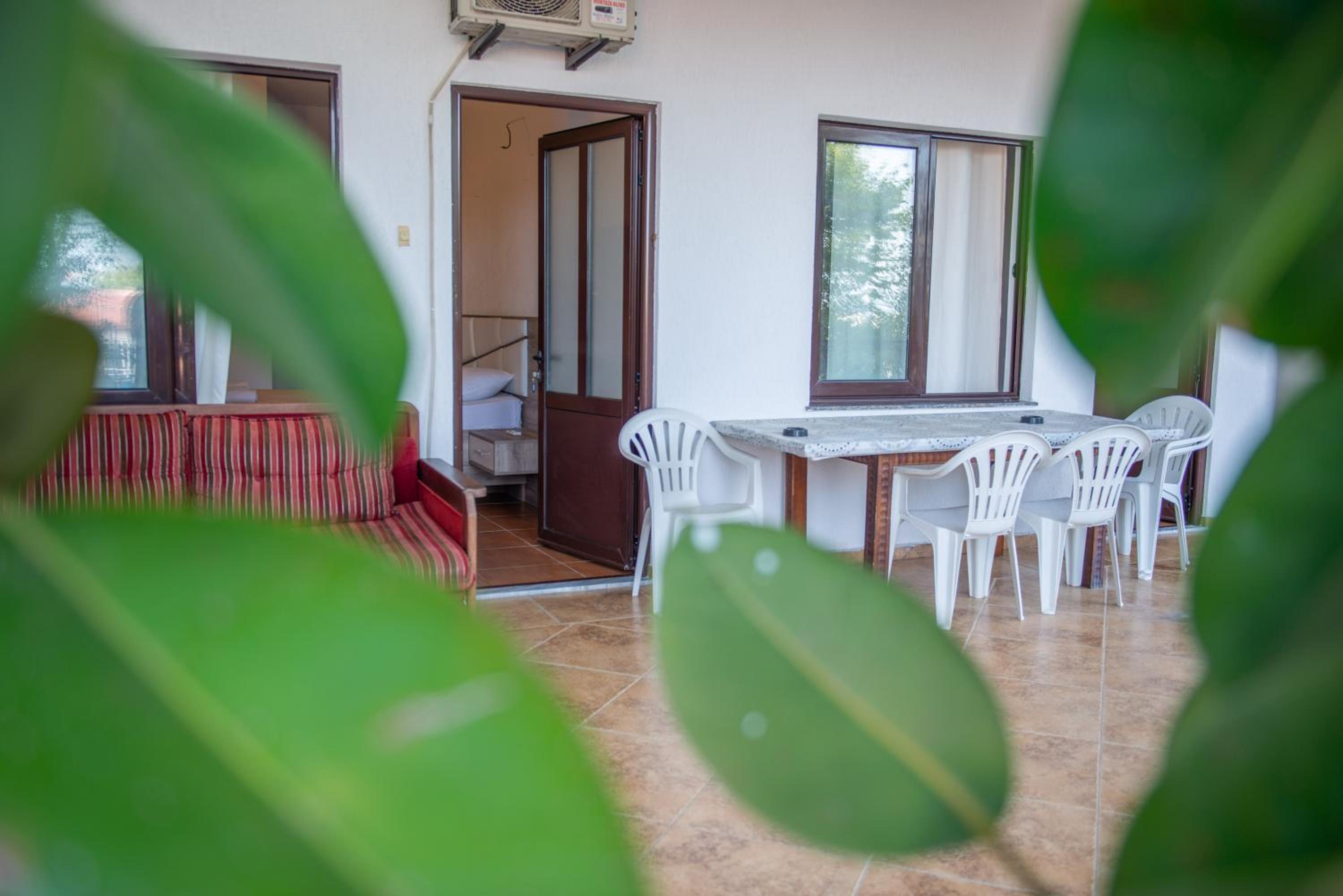 Ami Apartments