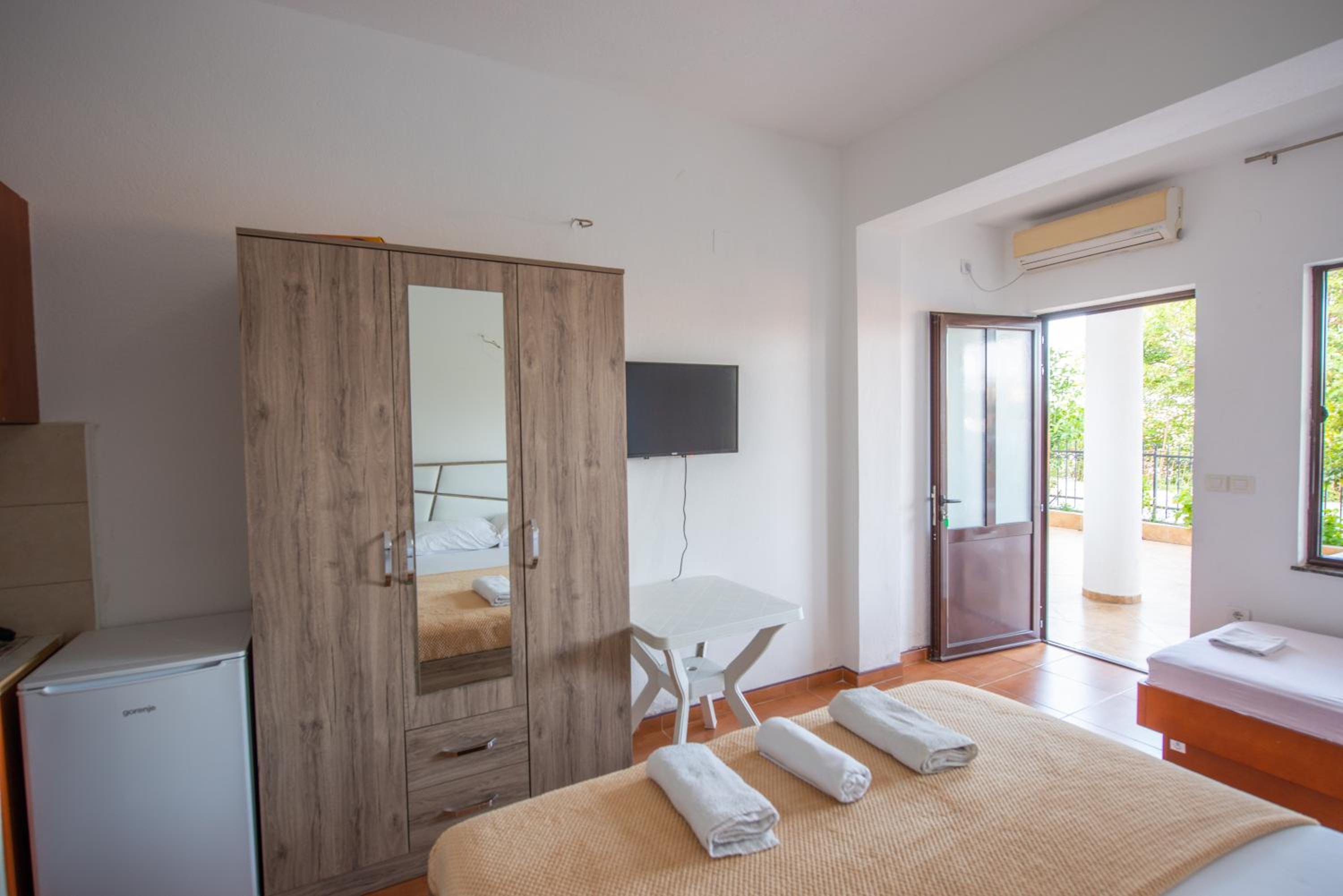 Ami Apartments
