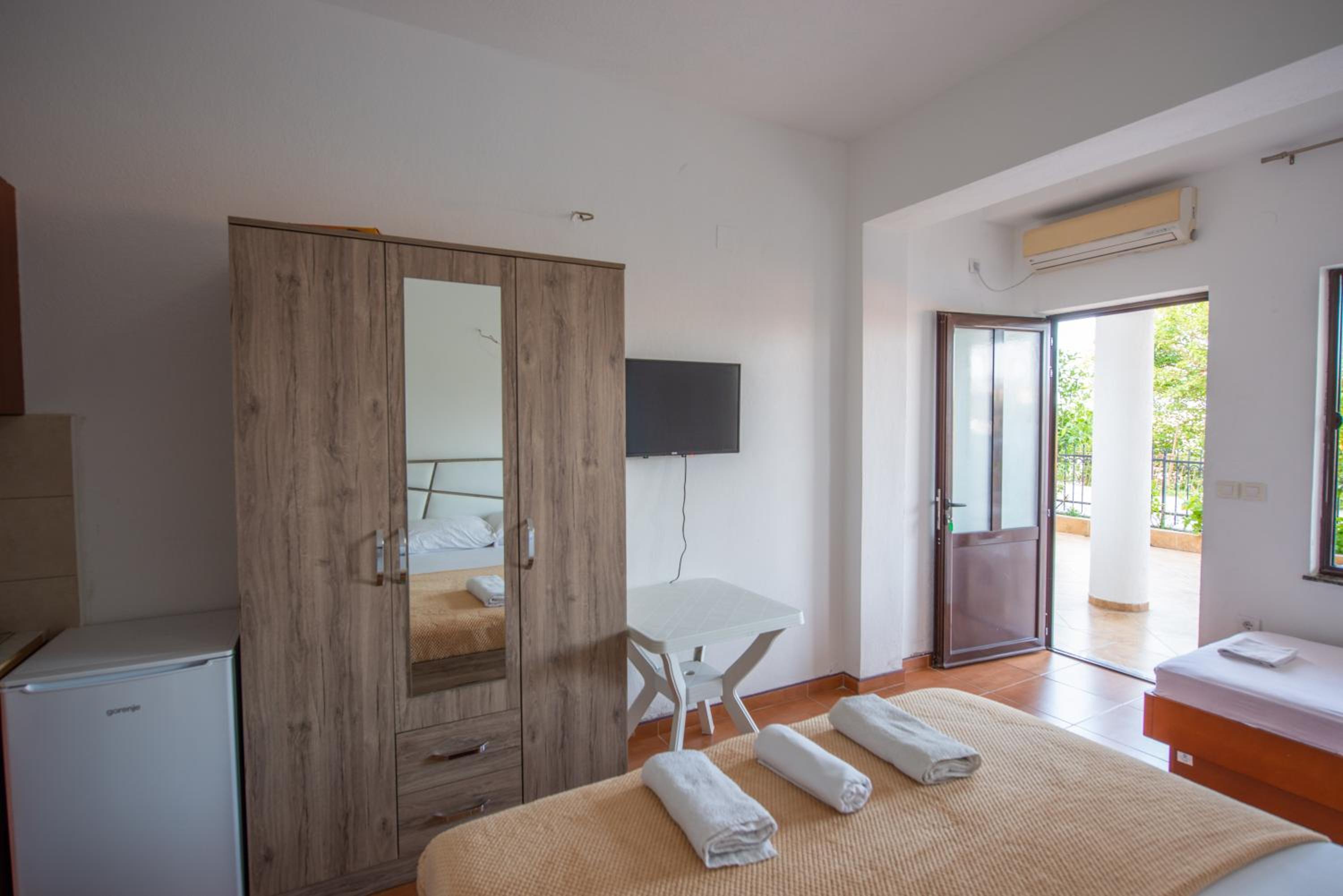 Ami Apartments