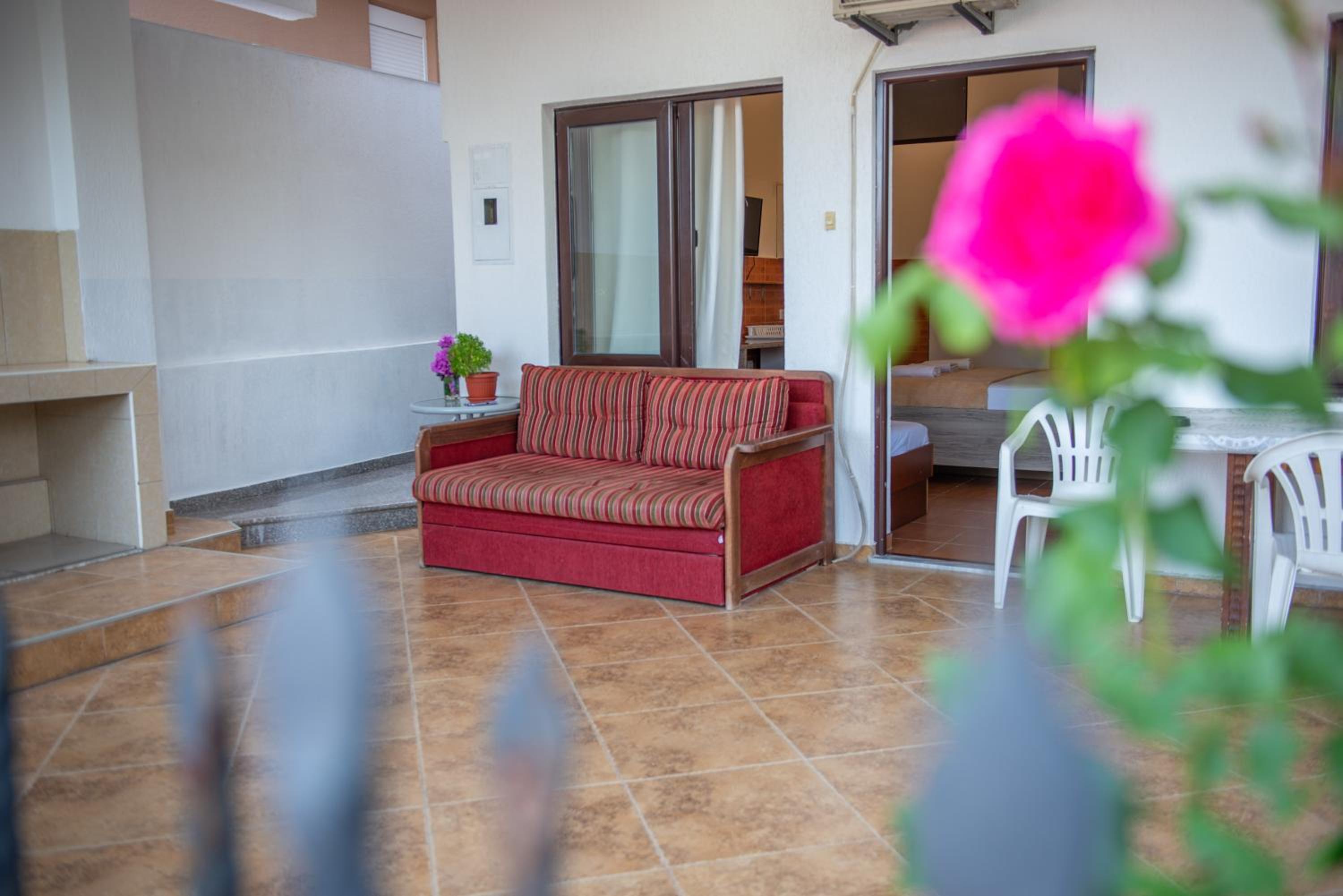 Ami Apartments