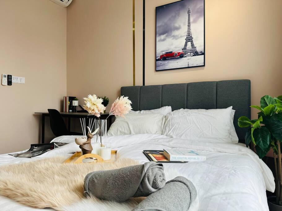 MVA17#Family Suite 8pax 3 Rooms M Vertica Velocity Mall Cheras IKEA Mytown Short Walk to MRT & LRT Maluri