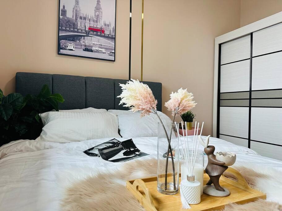 MVA17#Family Suite 8pax 3 Rooms M Vertica Velocity Mall Cheras IKEA Mytown Short Walk to MRT & LRT Maluri