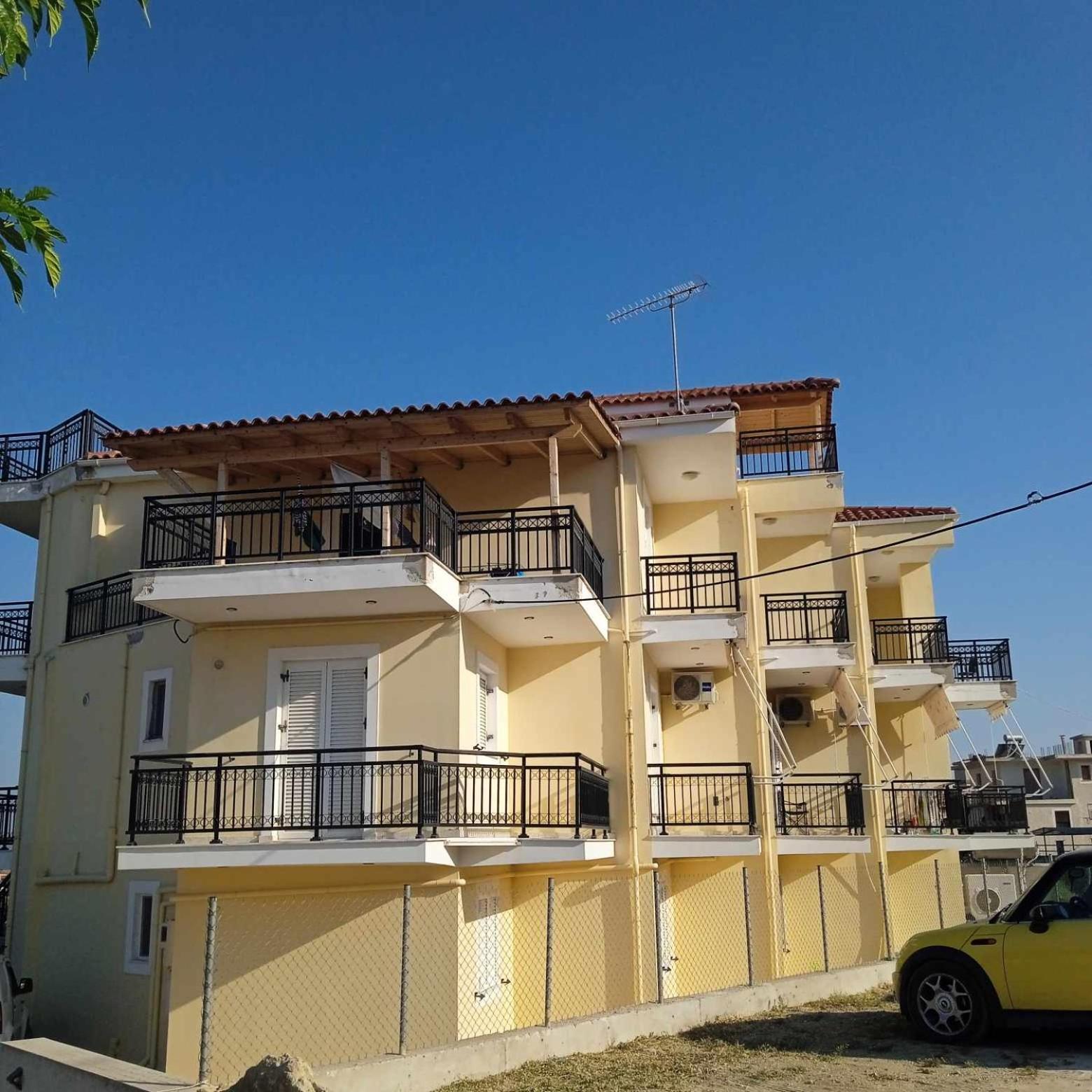 Anna's Apartment 4 Sea View Stay 3p view 2