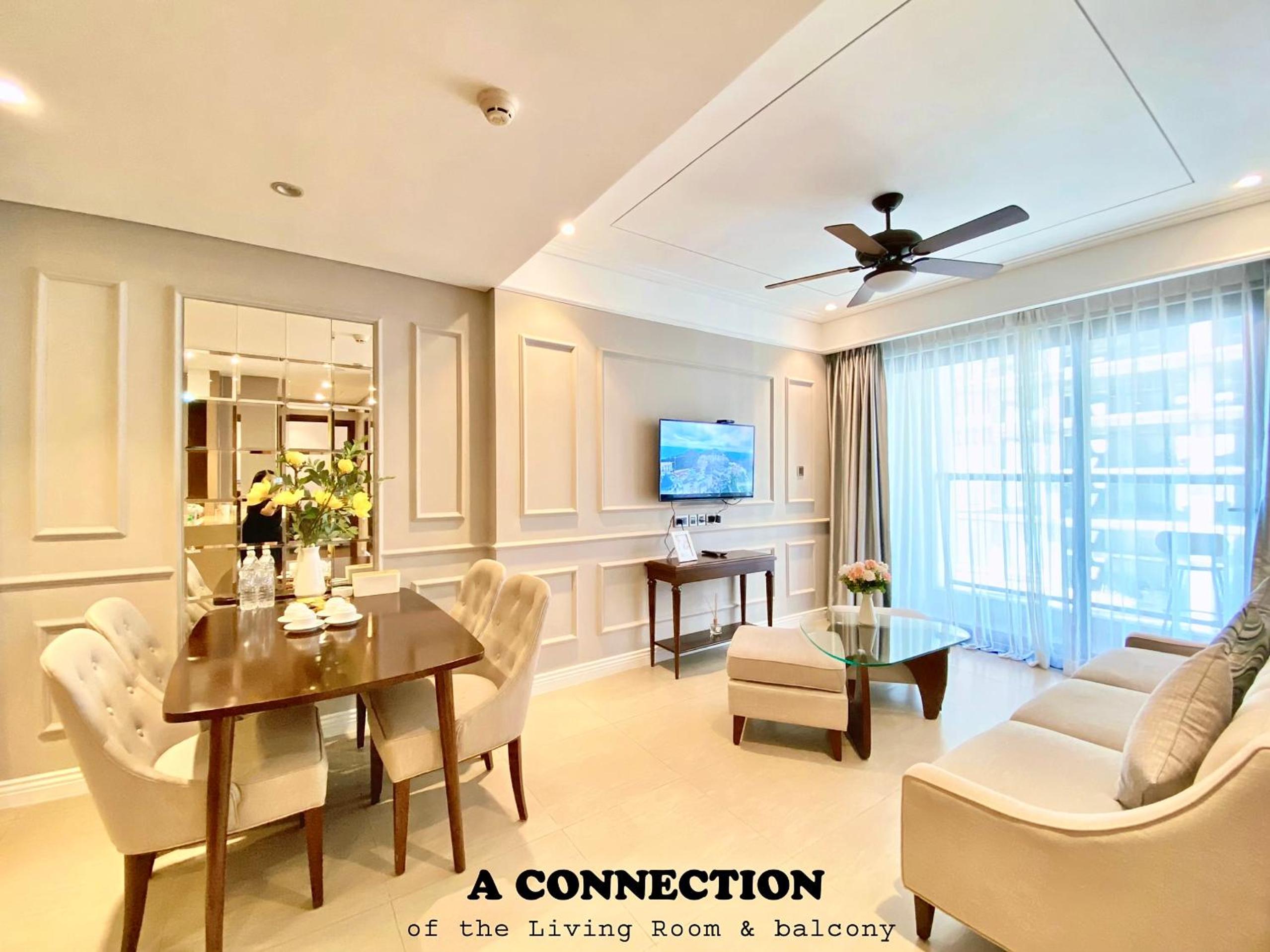 Luxurious apartment facing My Khe beach with 2 large beds FP view 2