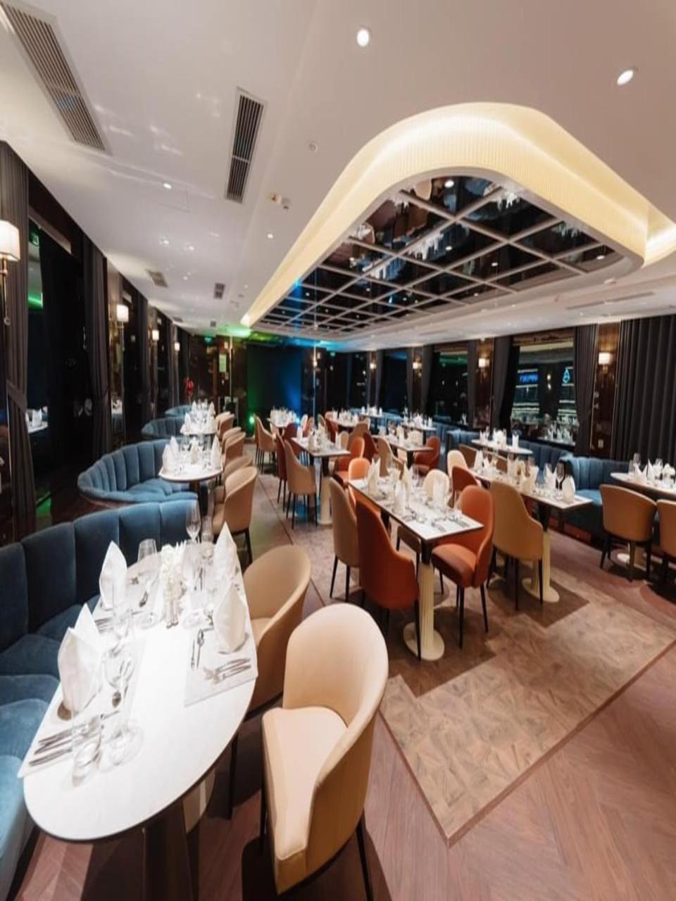 Du thuyến 5 sao SaQ ăn tối trên Vịnh Hạ Long - Đẳng cấp sang trọng view 3