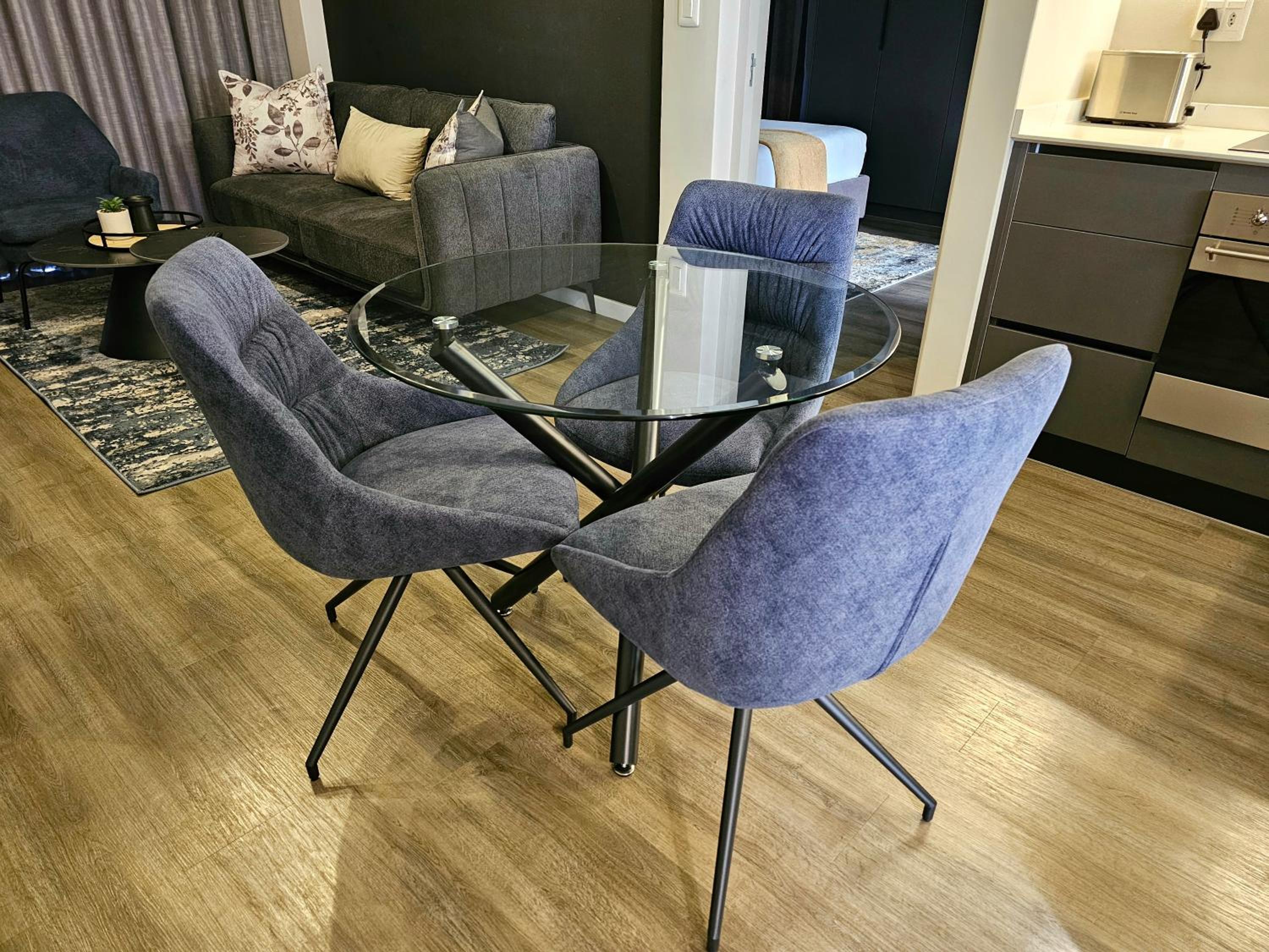 2BR Apt with 2 Kitchens & Balcony