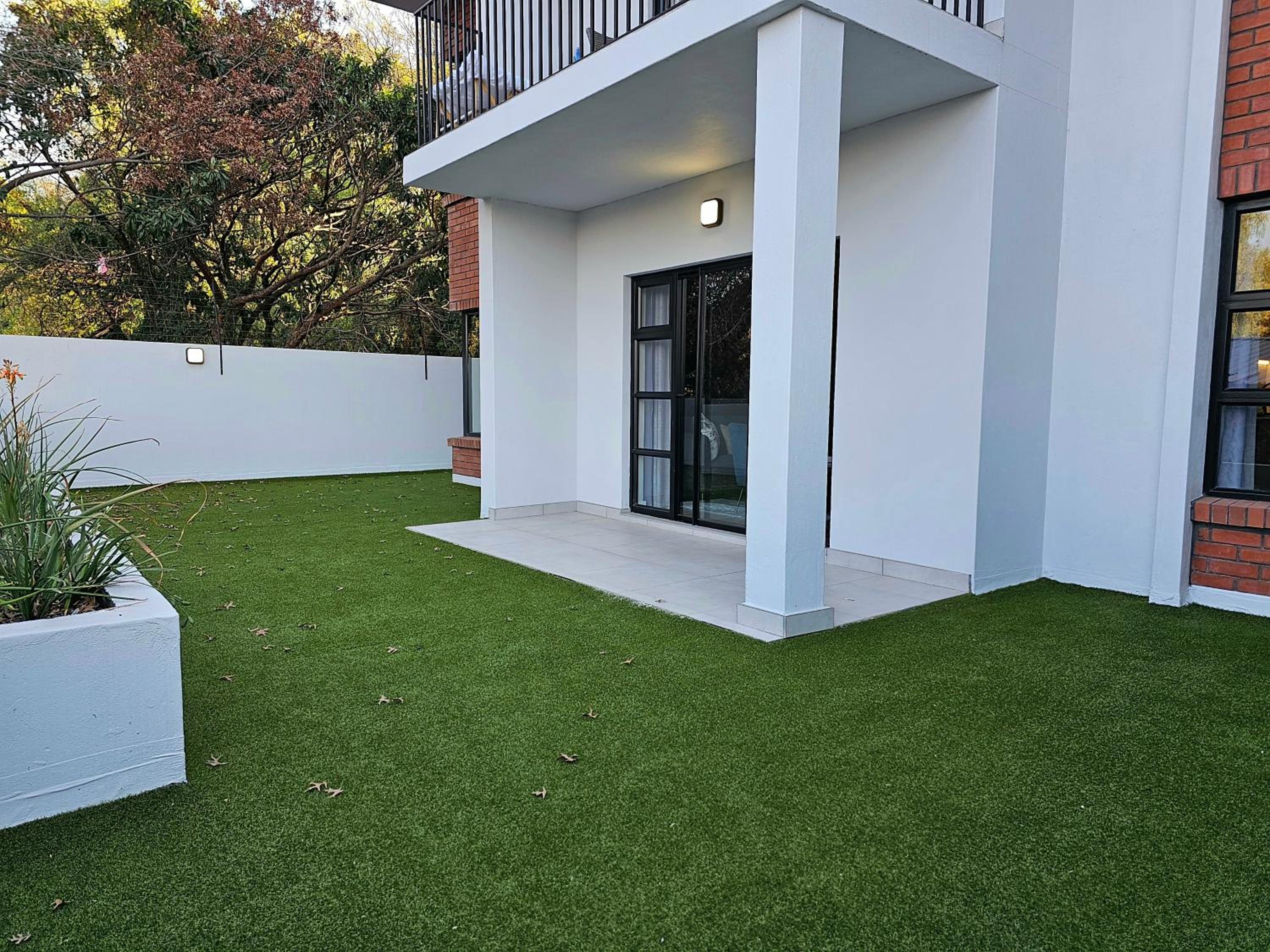 2BR Apt with 2 Kitchens & Balcony