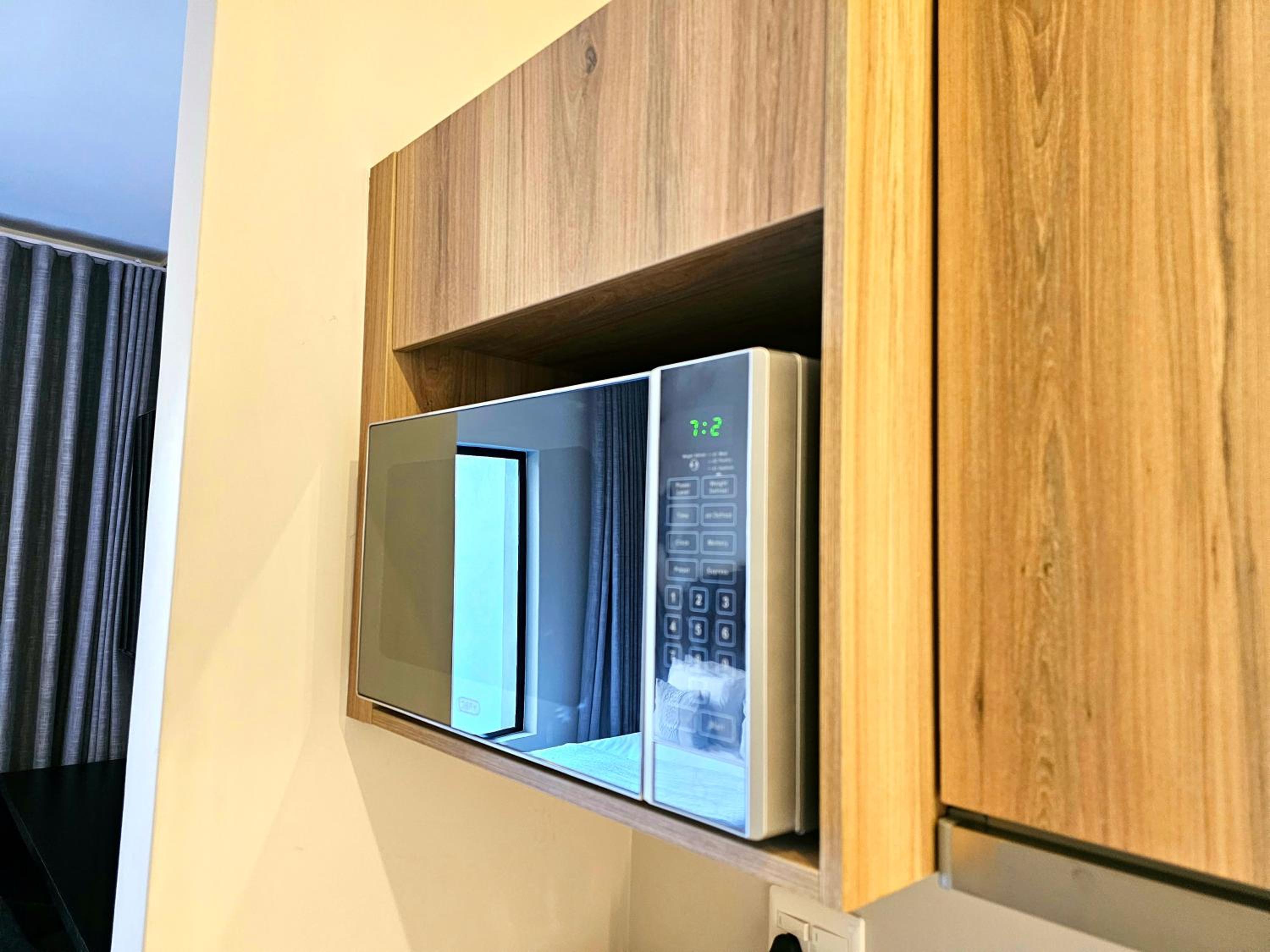 2BR Apt with 2 Kitchens & Balcony