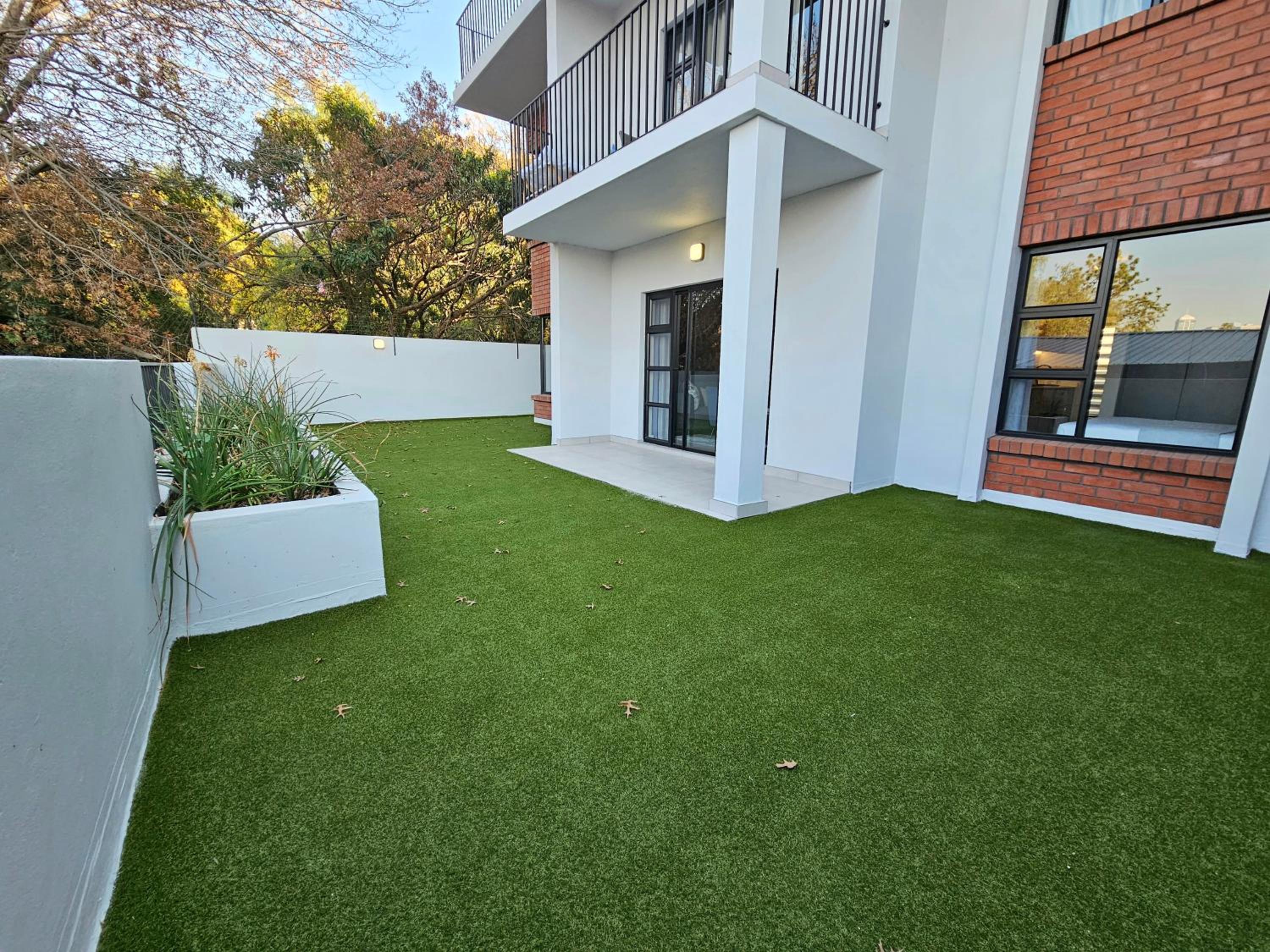 2BR Apt with 2 Kitchens & Balcony