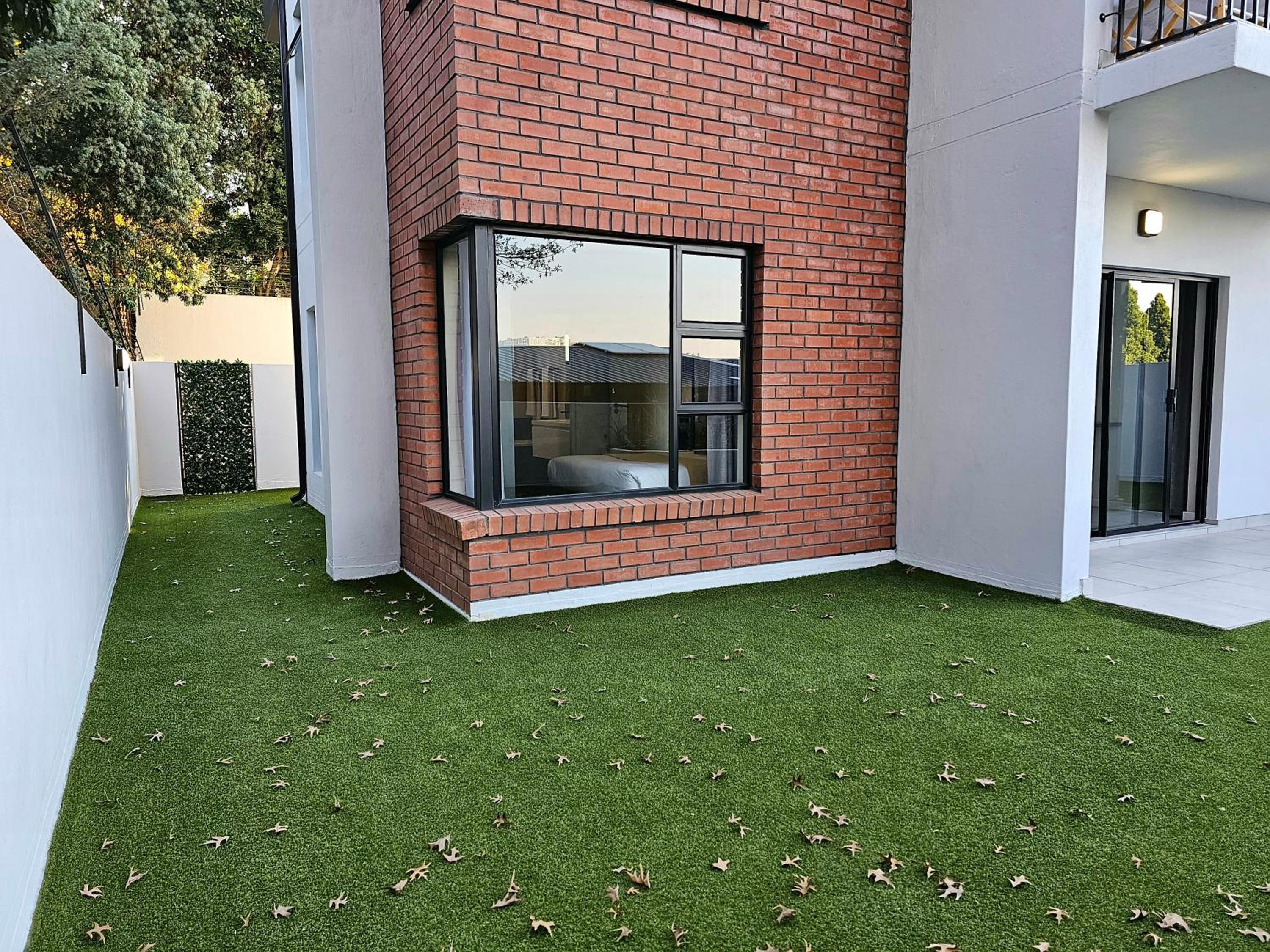 2BR Apt with 2 Kitchens & Balcony