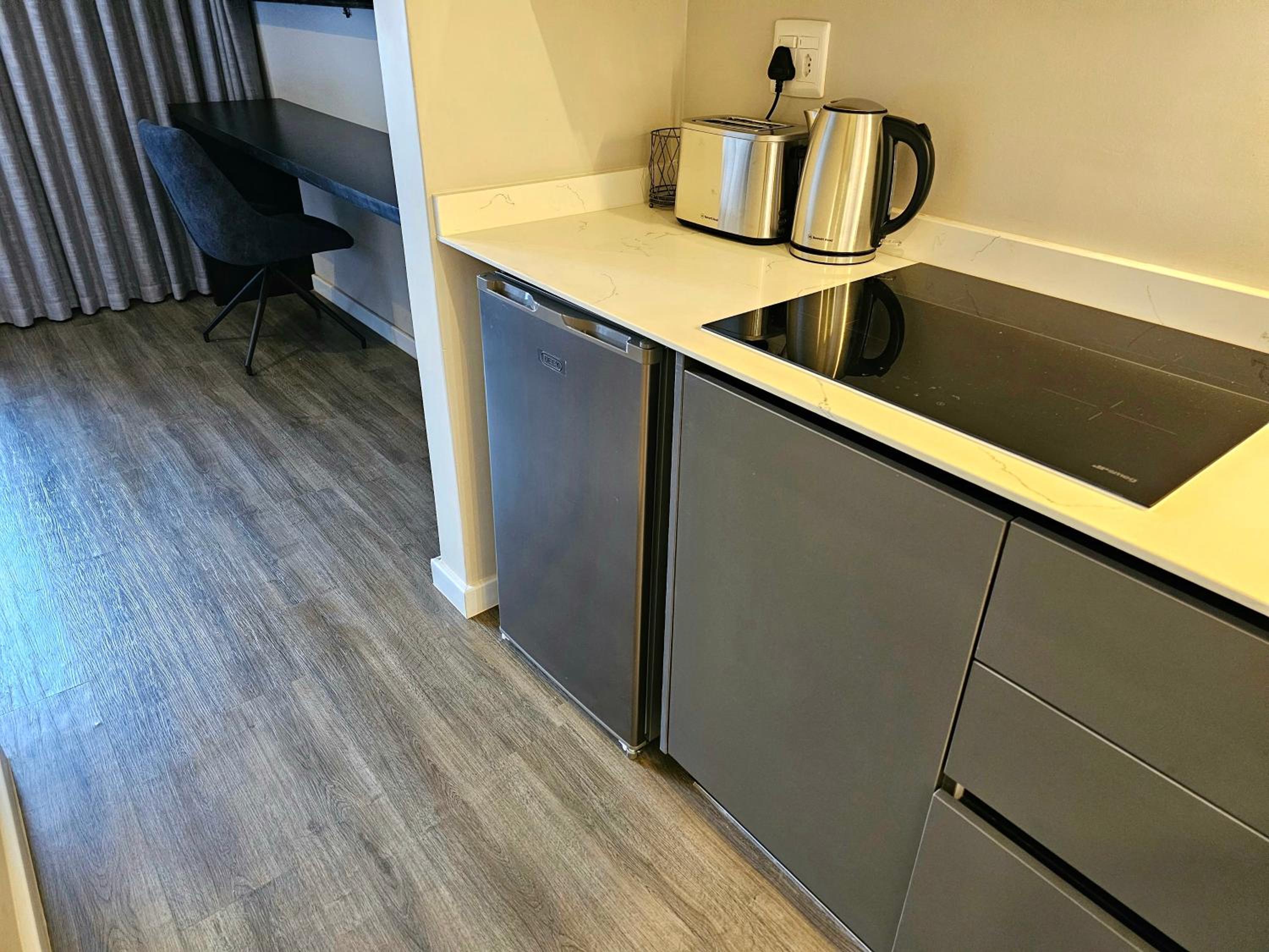 2BR Apt with 2 Kitchens & Balcony