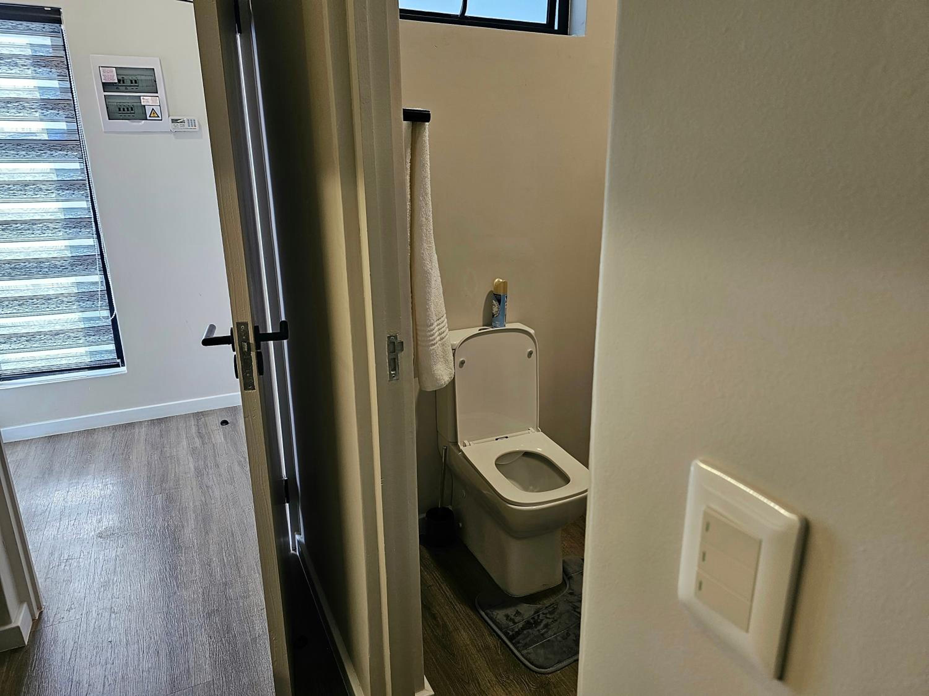 2BR Apt with 2 Kitchens & Balcony