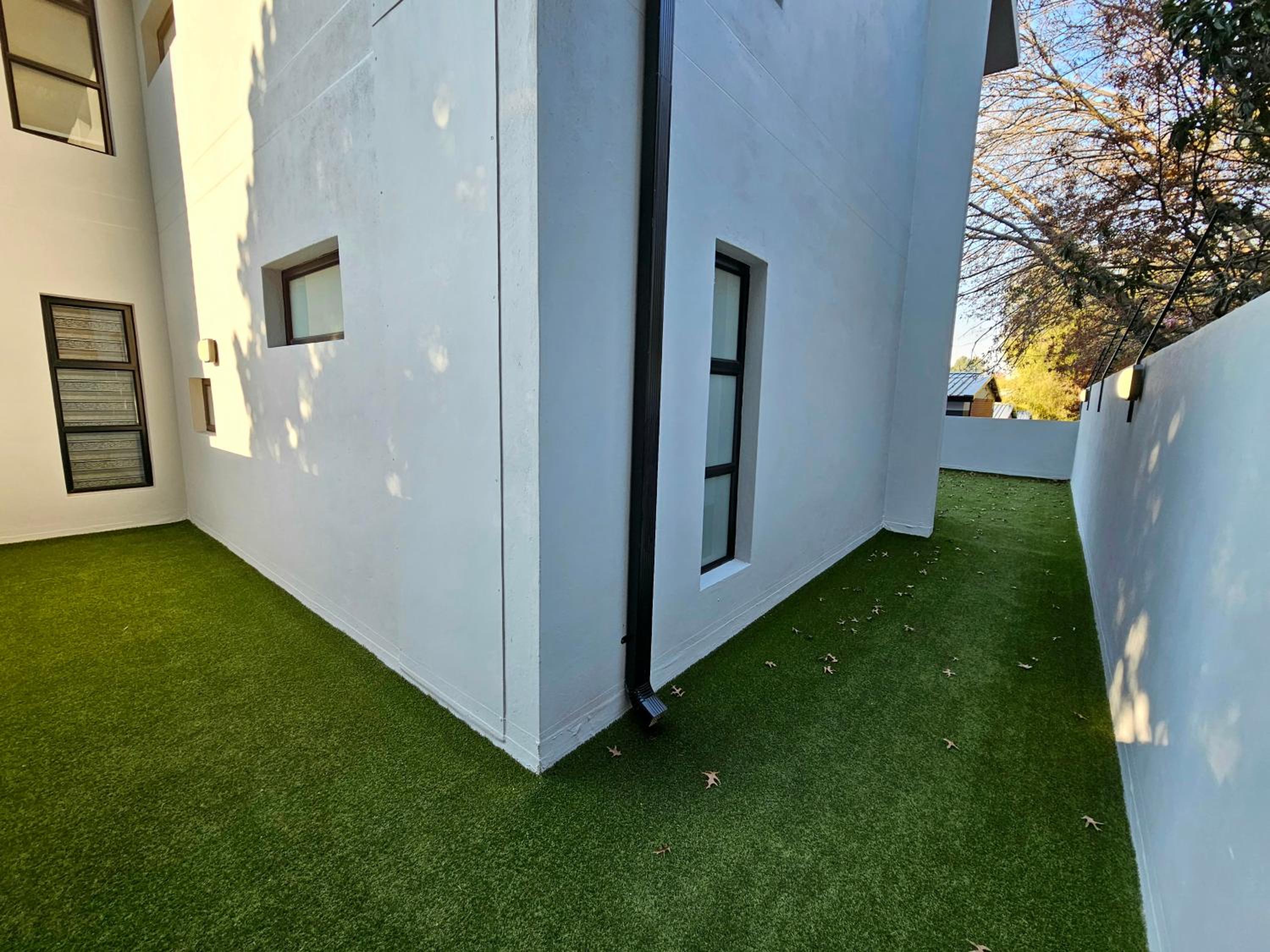 2BR Apt with 2 Kitchens & Balcony