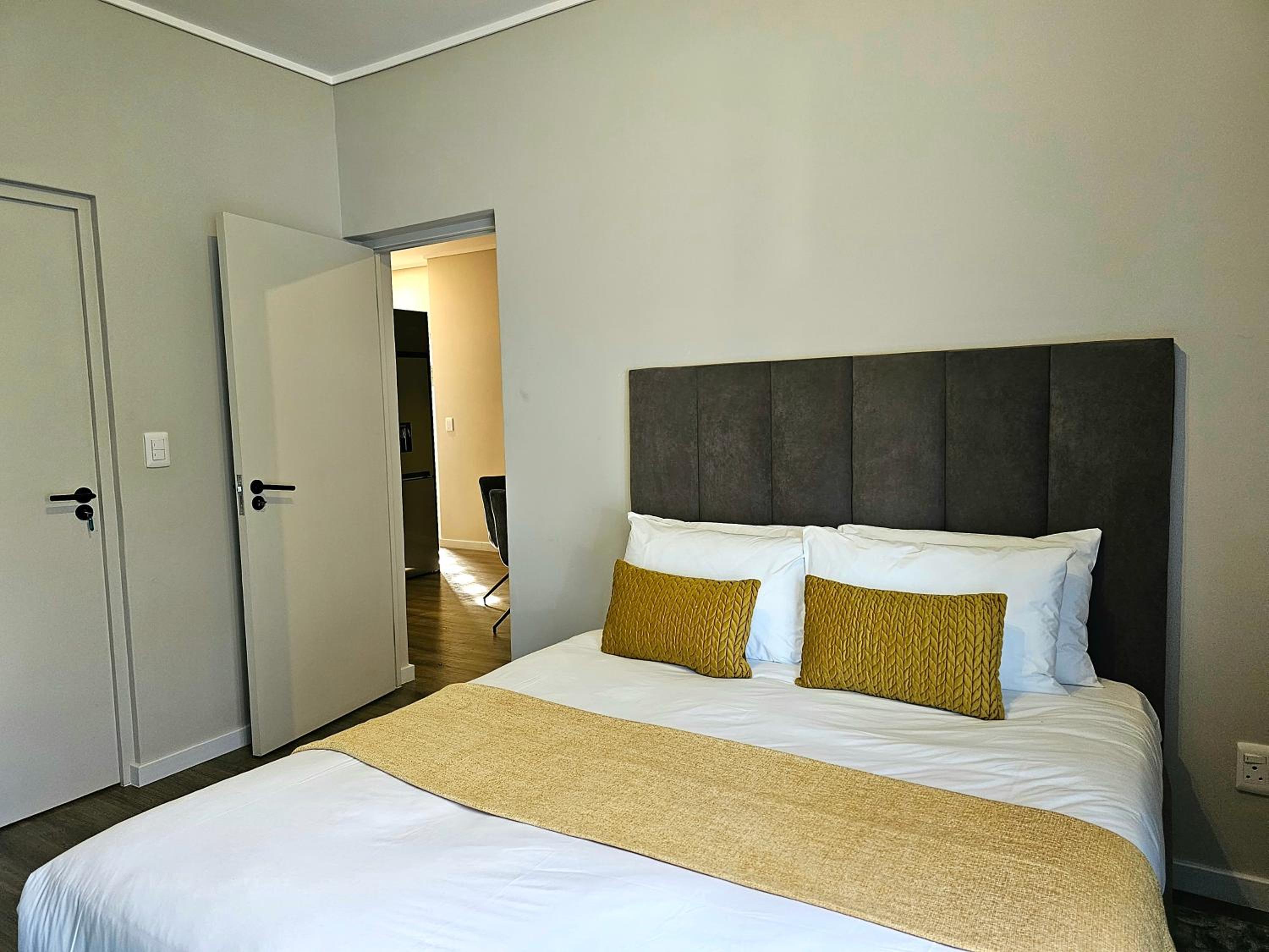 2BR Apt with 2 Kitchens & Balcony