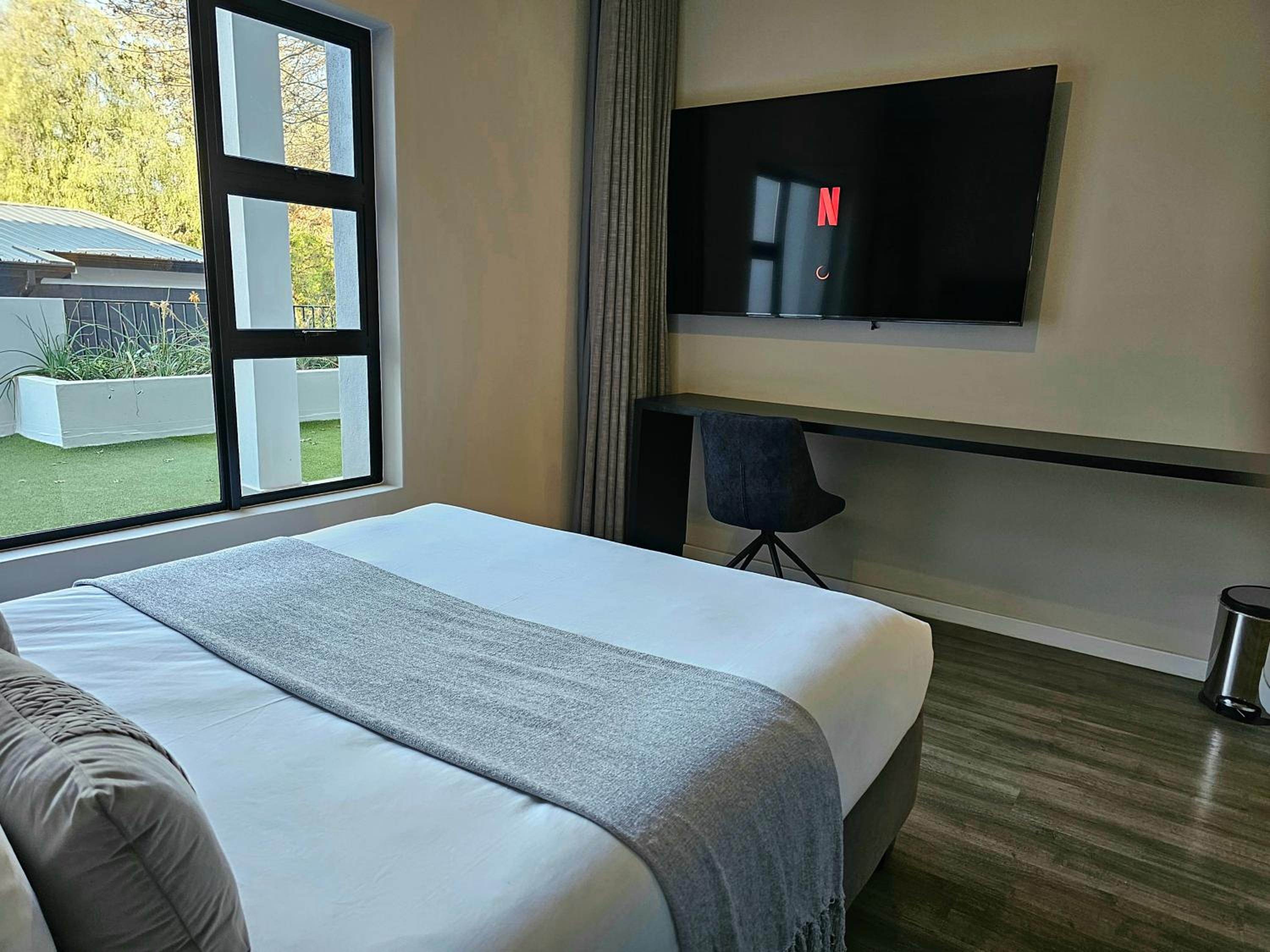 2BR Apt with 2 Kitchens & Balcony