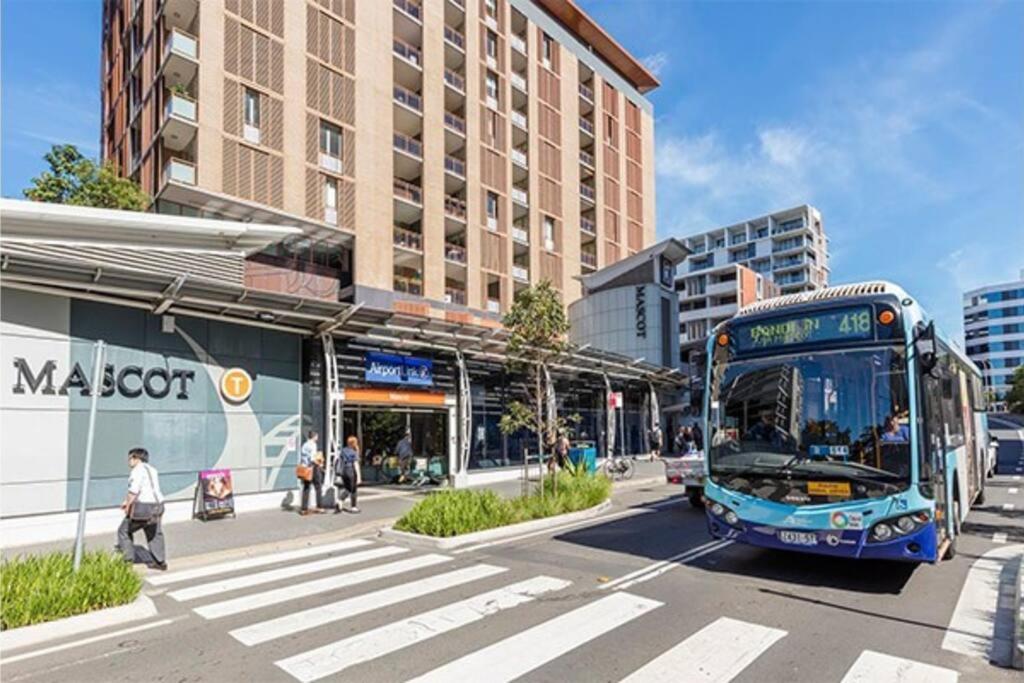 10M Lovely 2Bedroom Abnb Apartment near Airport & City with Free parking