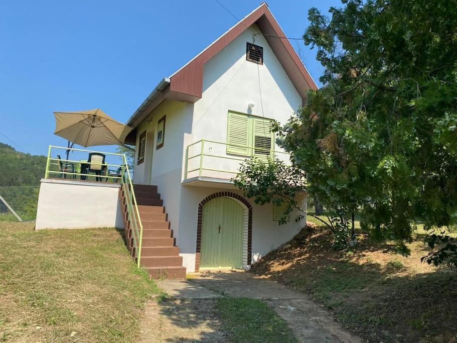House W view 4