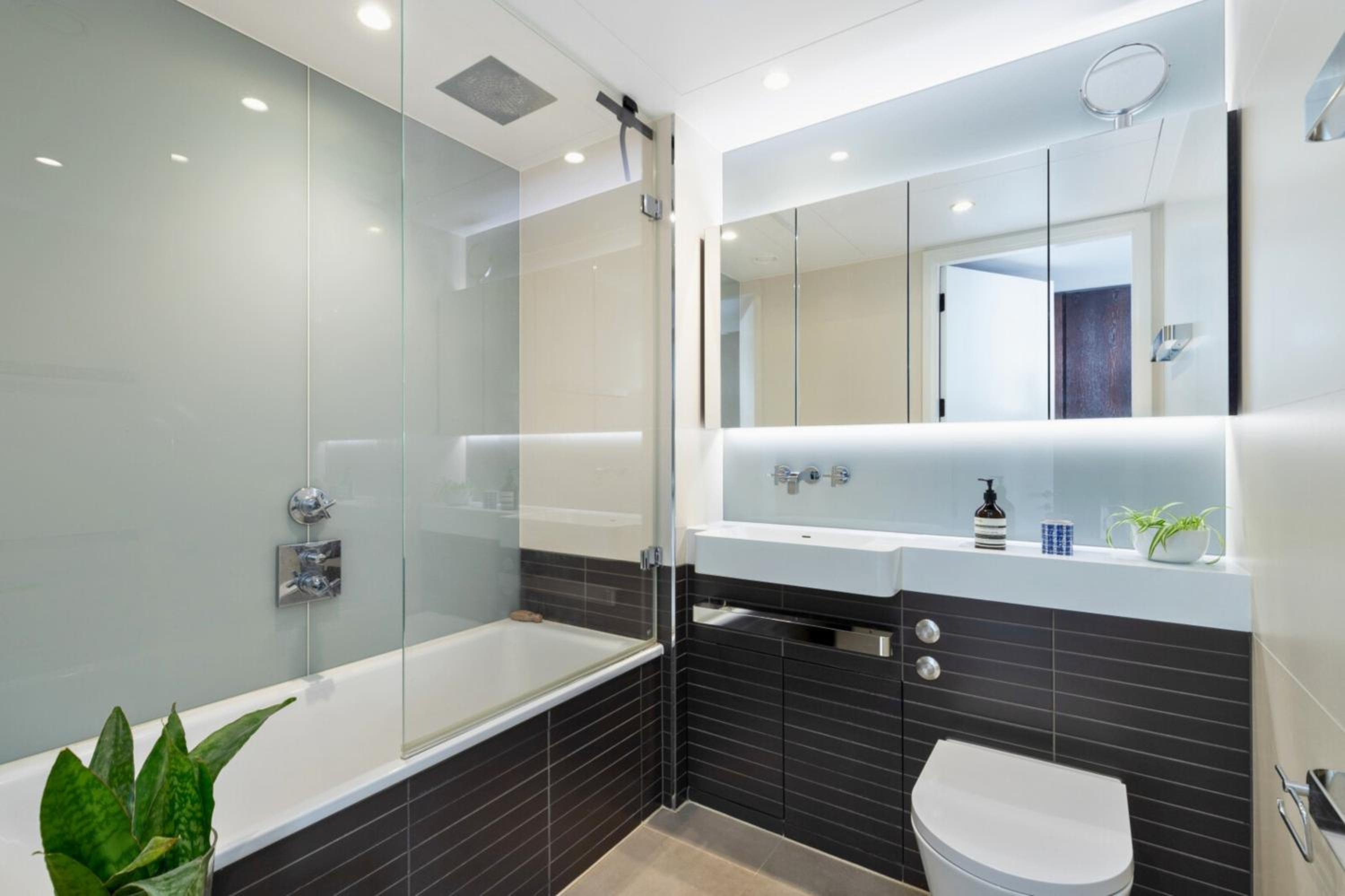 Luxury London Stays - City Views - Battersea Power Station & 1GB wifi