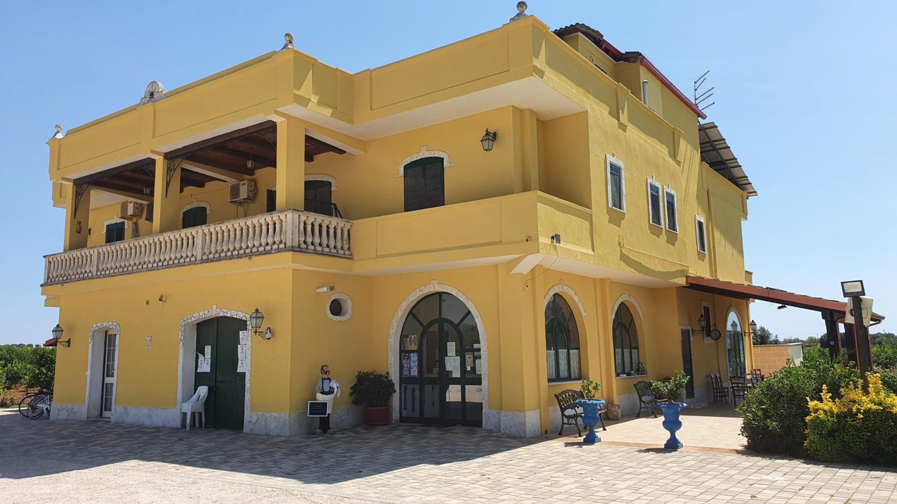 Comfortable bungalow in Lizzano with shared pool view 5