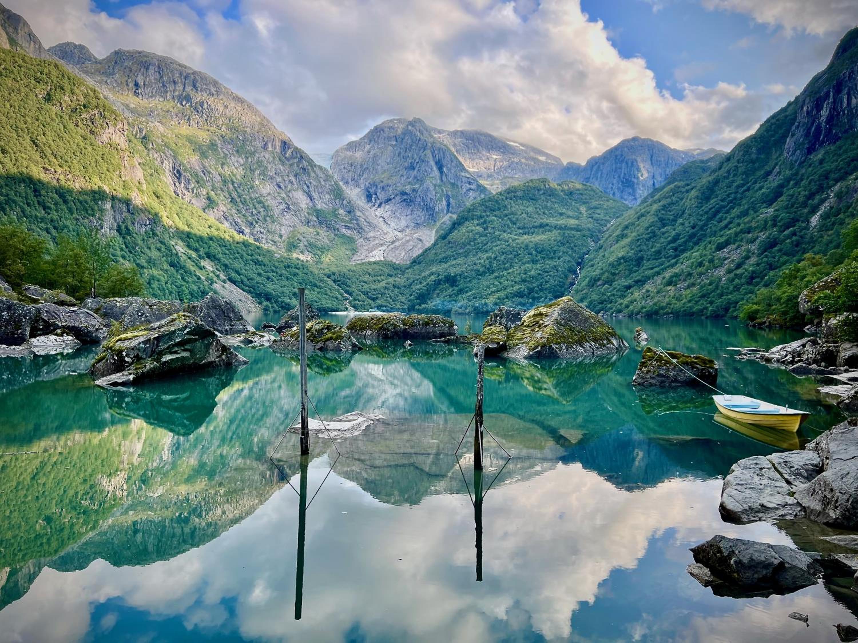 Hardangerfjord View - luxury fjord-side holiday home