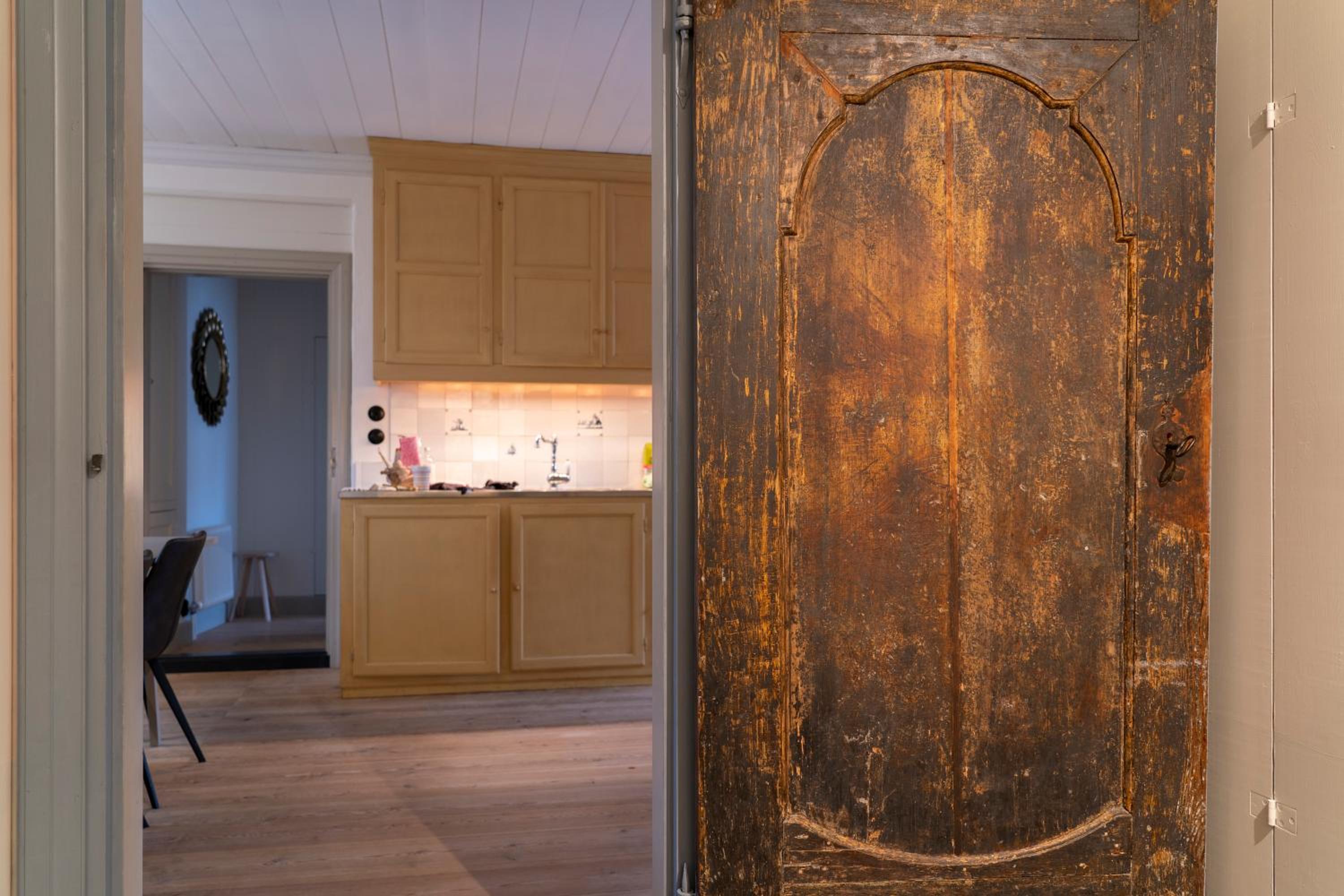 Enchanting 4 Bdr Villa close to Medieval cathedral view 2