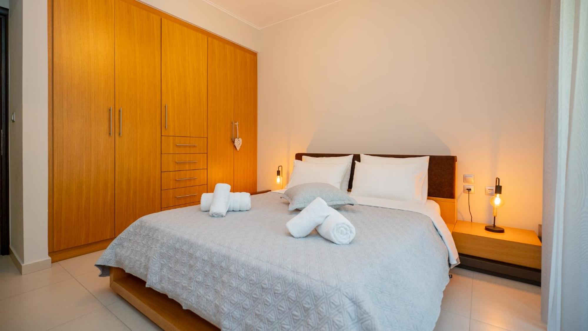 Mary's Modern and Elegant apartment photo 2