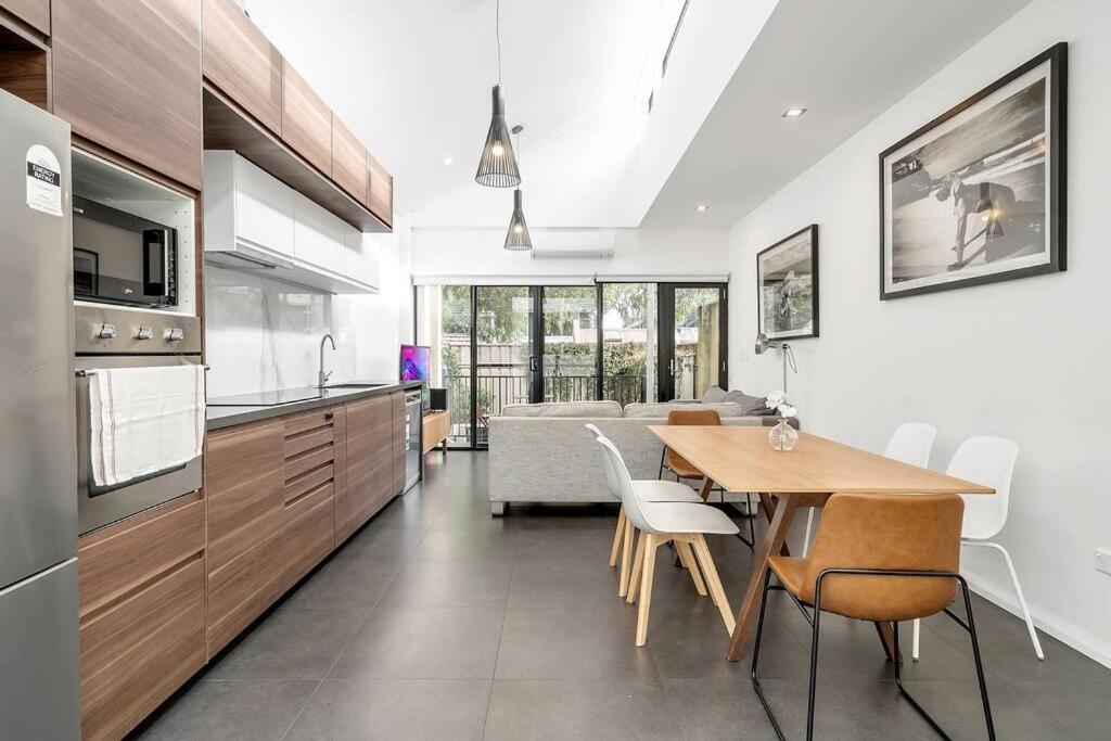 21P Unique design 4 Bedroom Townhouse Near Darling Harbour 9 Min Walk