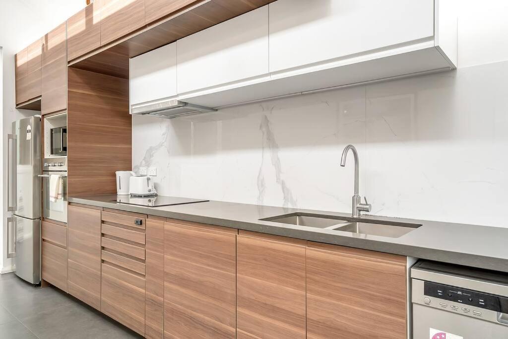 21P Unique design 4 Bedroom Townhouse Near Darling Harbour 9 Min Walk