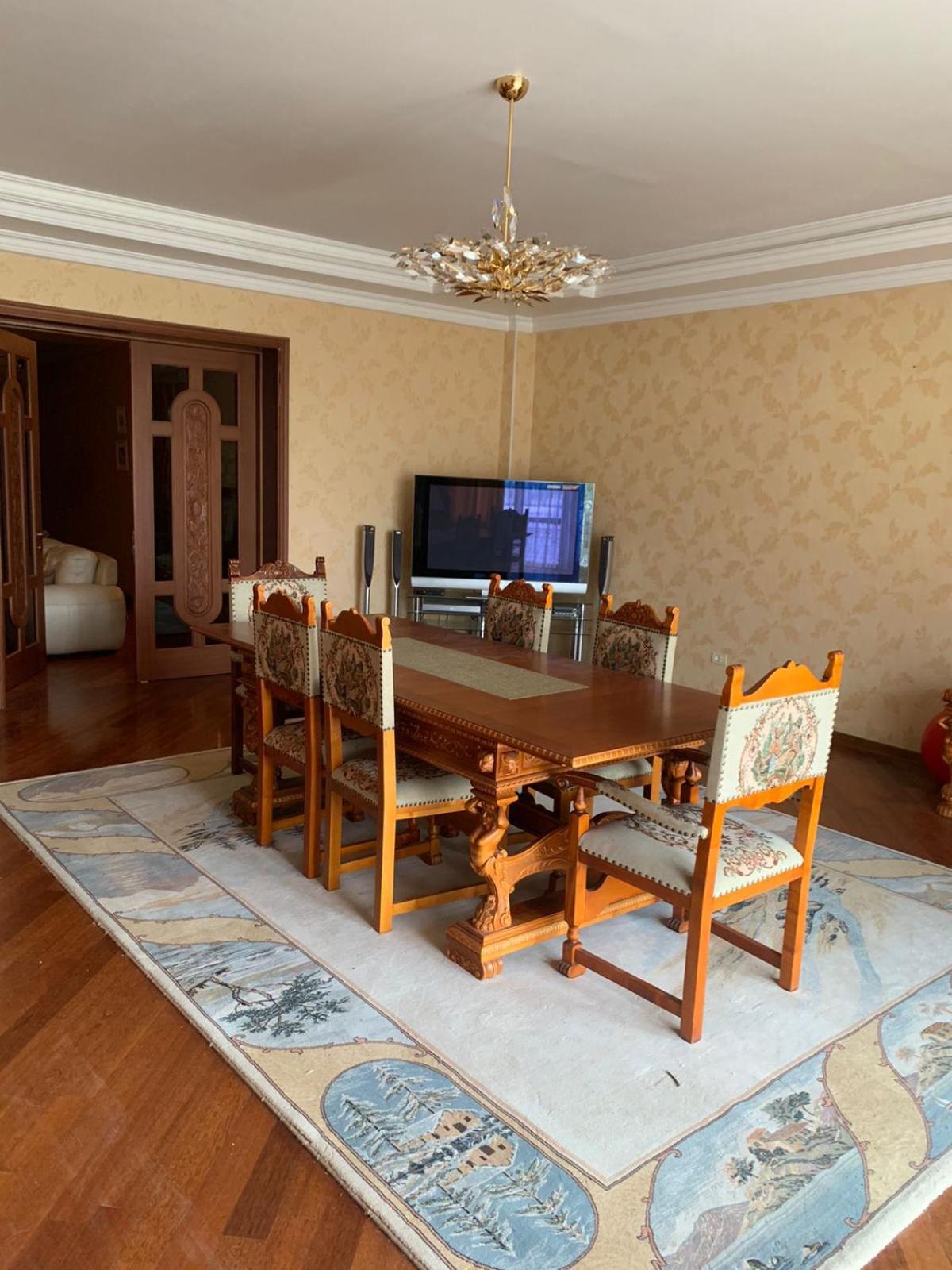 Central Deluxe Apartments Baku