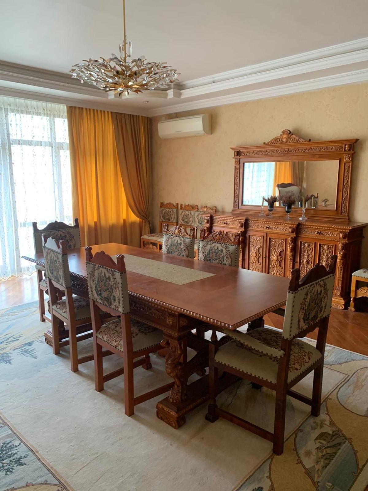 Central Deluxe Apartments Baku