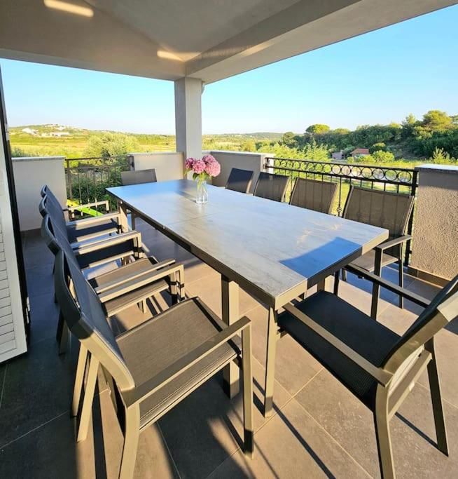 Holiday Home GIDAS - Hot Tub, GYM, Playground view 5