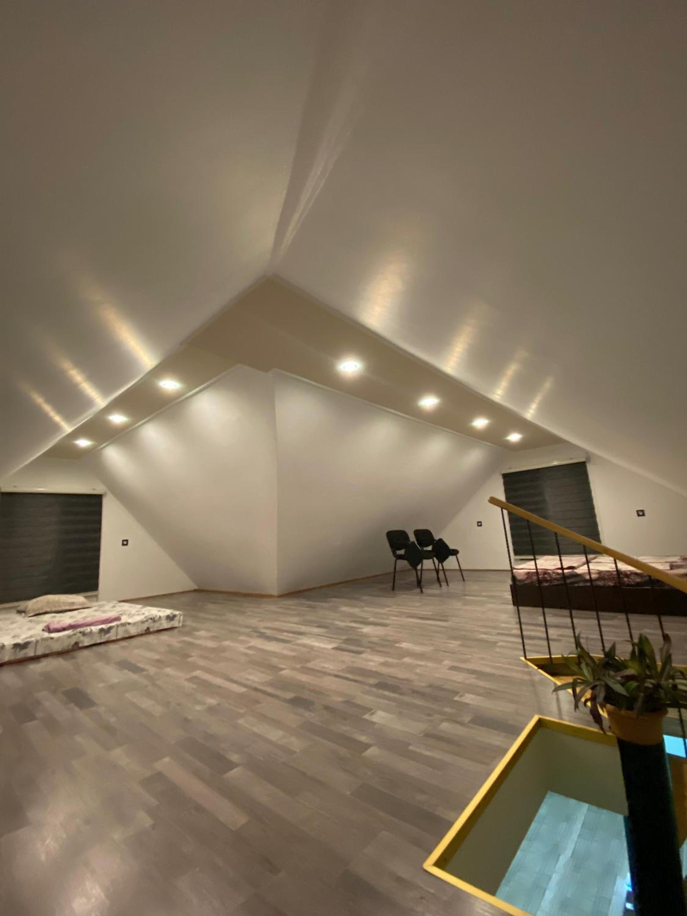 Praqa House