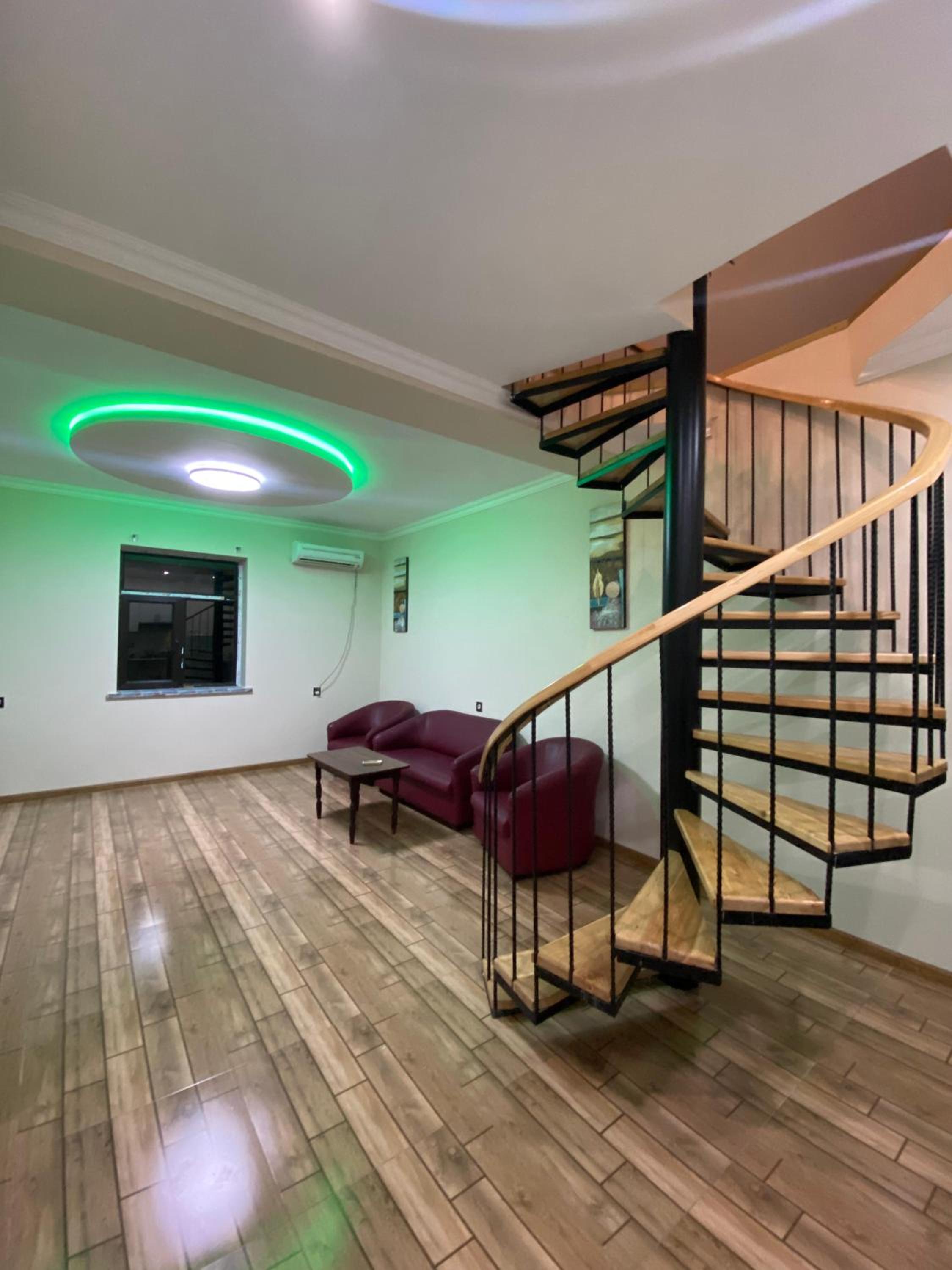 Praqa House