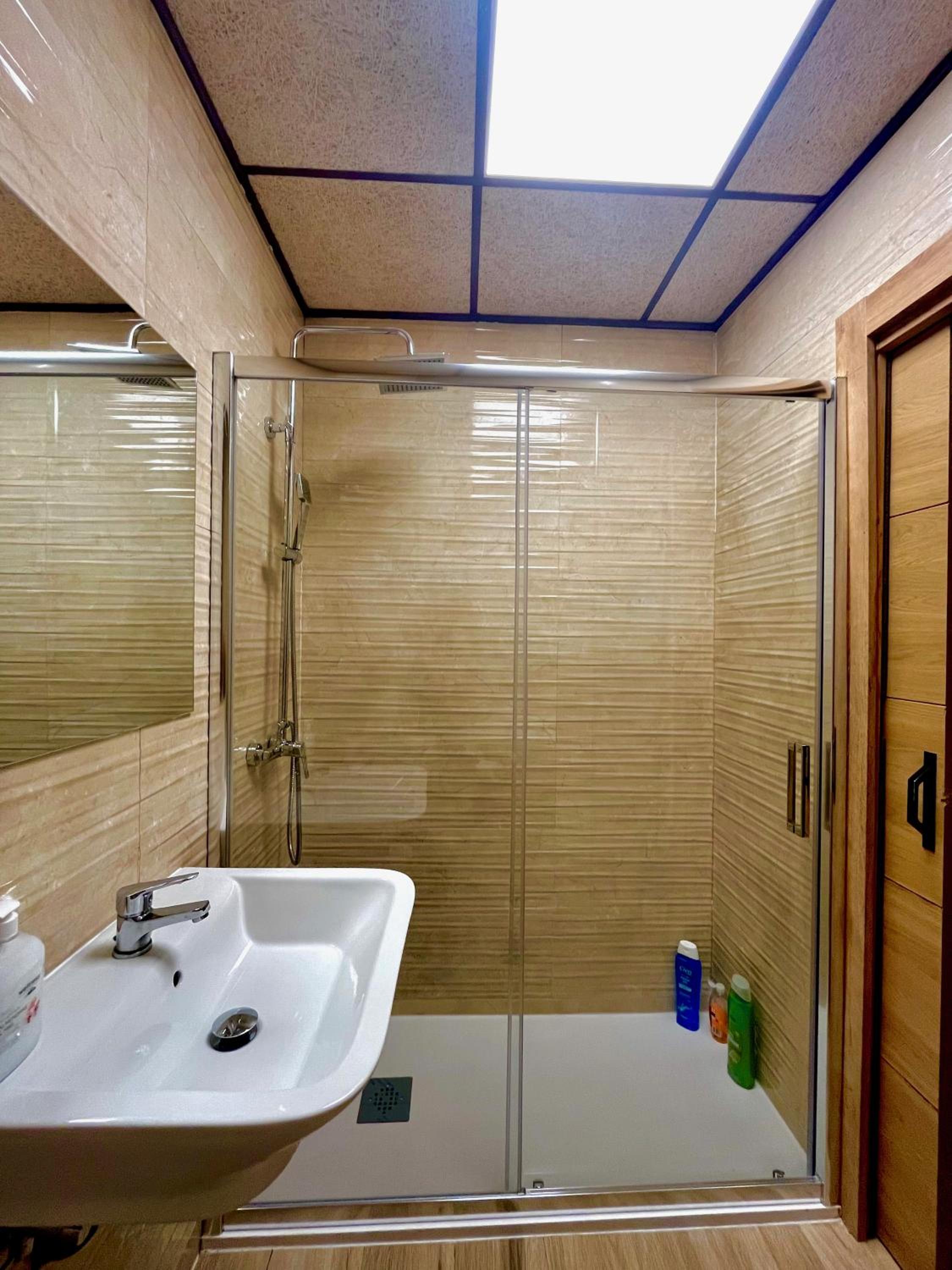 Madrid Vacations - Hostel Vida Verde - Property Image 2