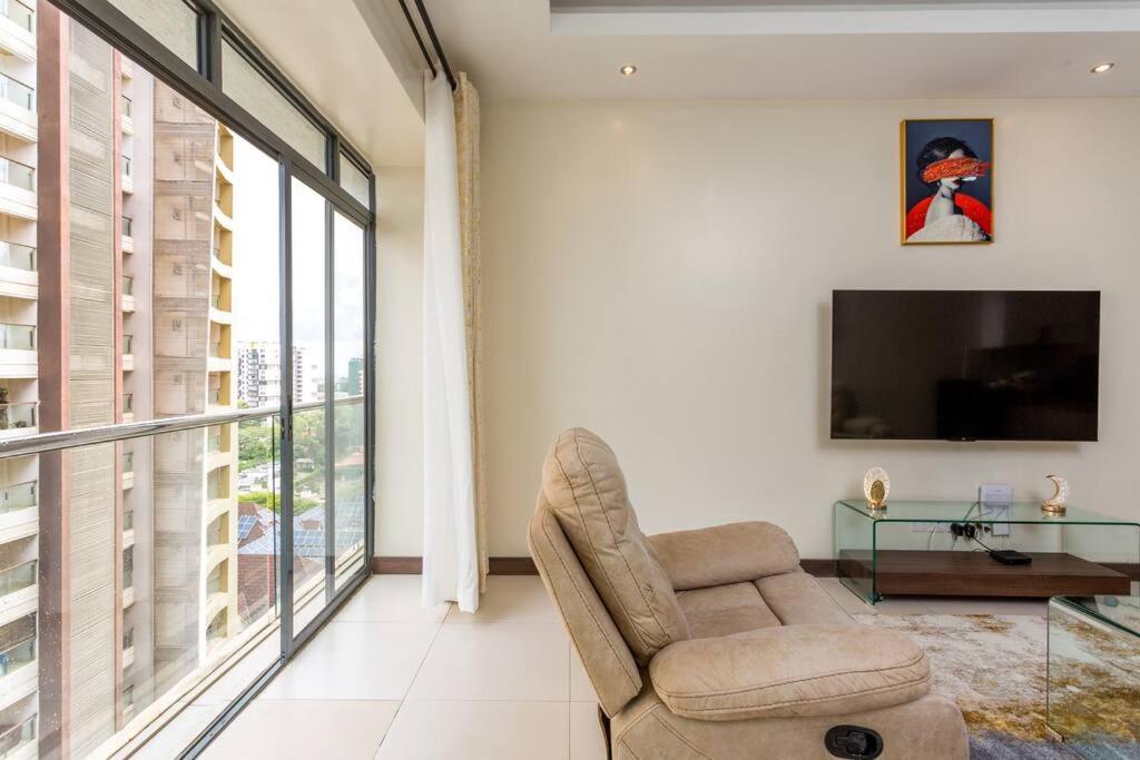 Skyviews Oasis with rooftop pool and Gym view 4